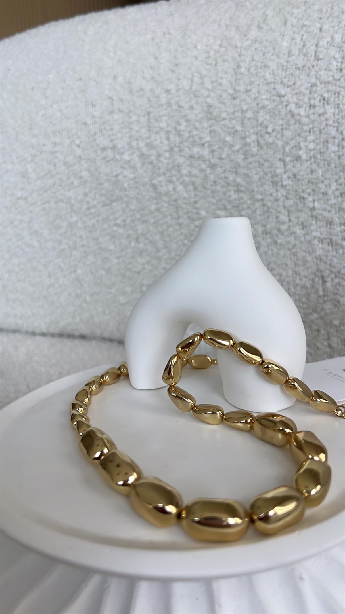 Gold Bombeli Büyük Kolye