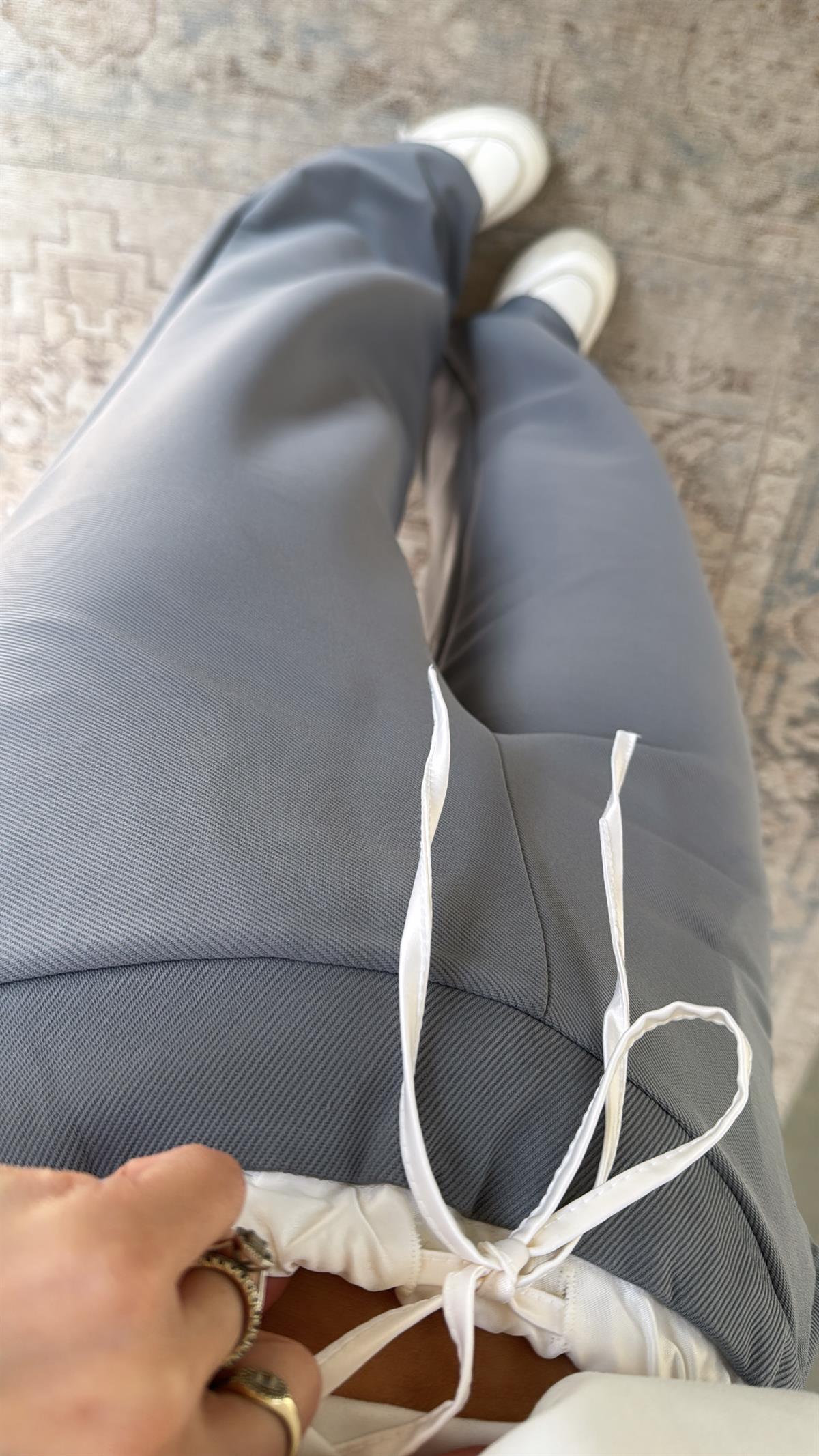 Gri Bel Detay Kumaş Pantolon