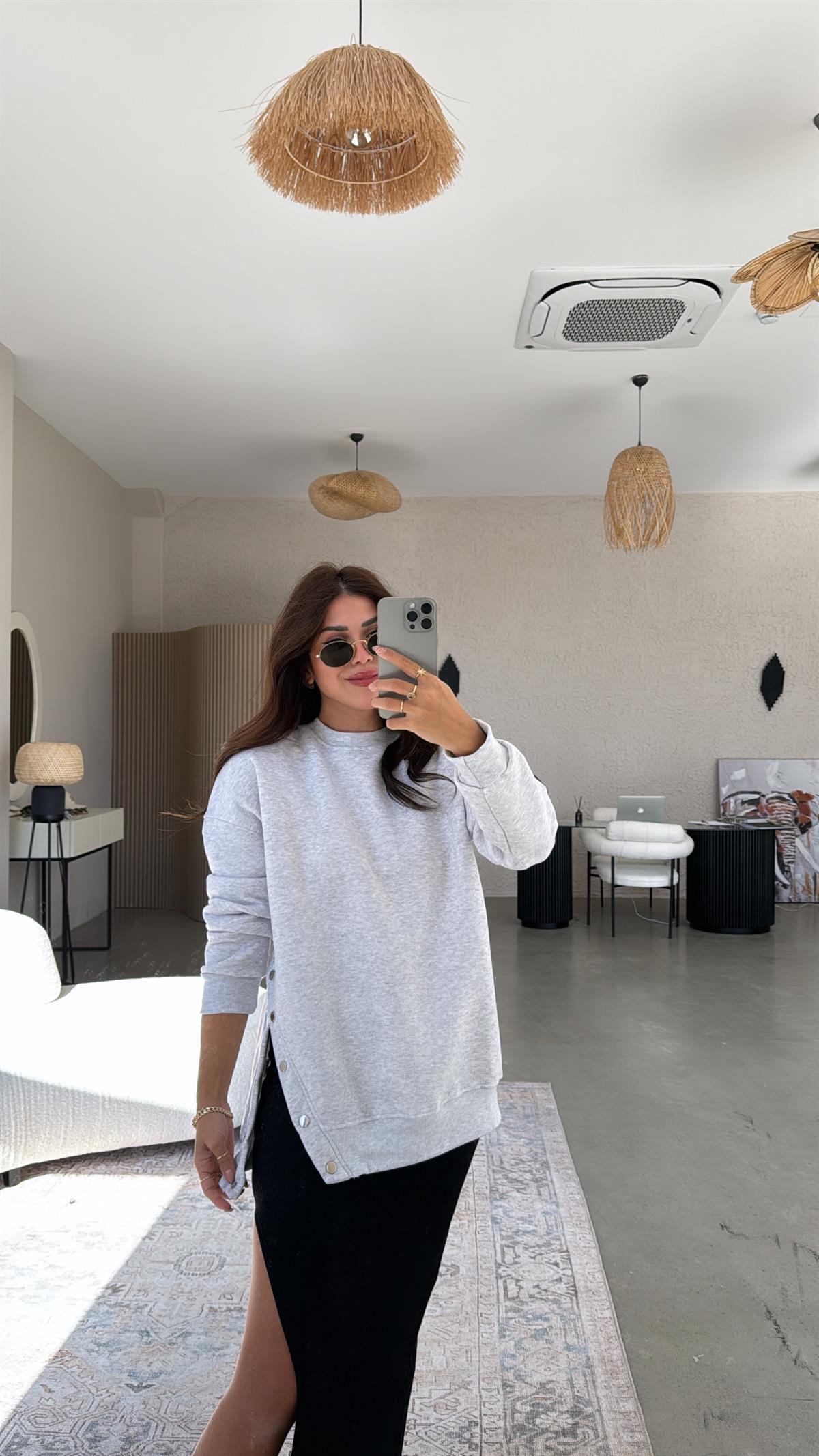 Gri Çıtçıt Detaylı Sweatshirt