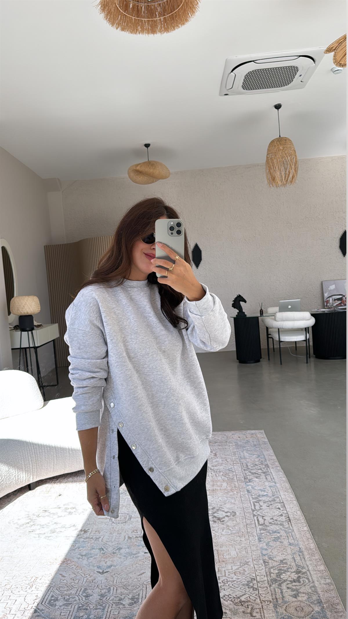 Gri Çıtçıt Detaylı Sweatshirt