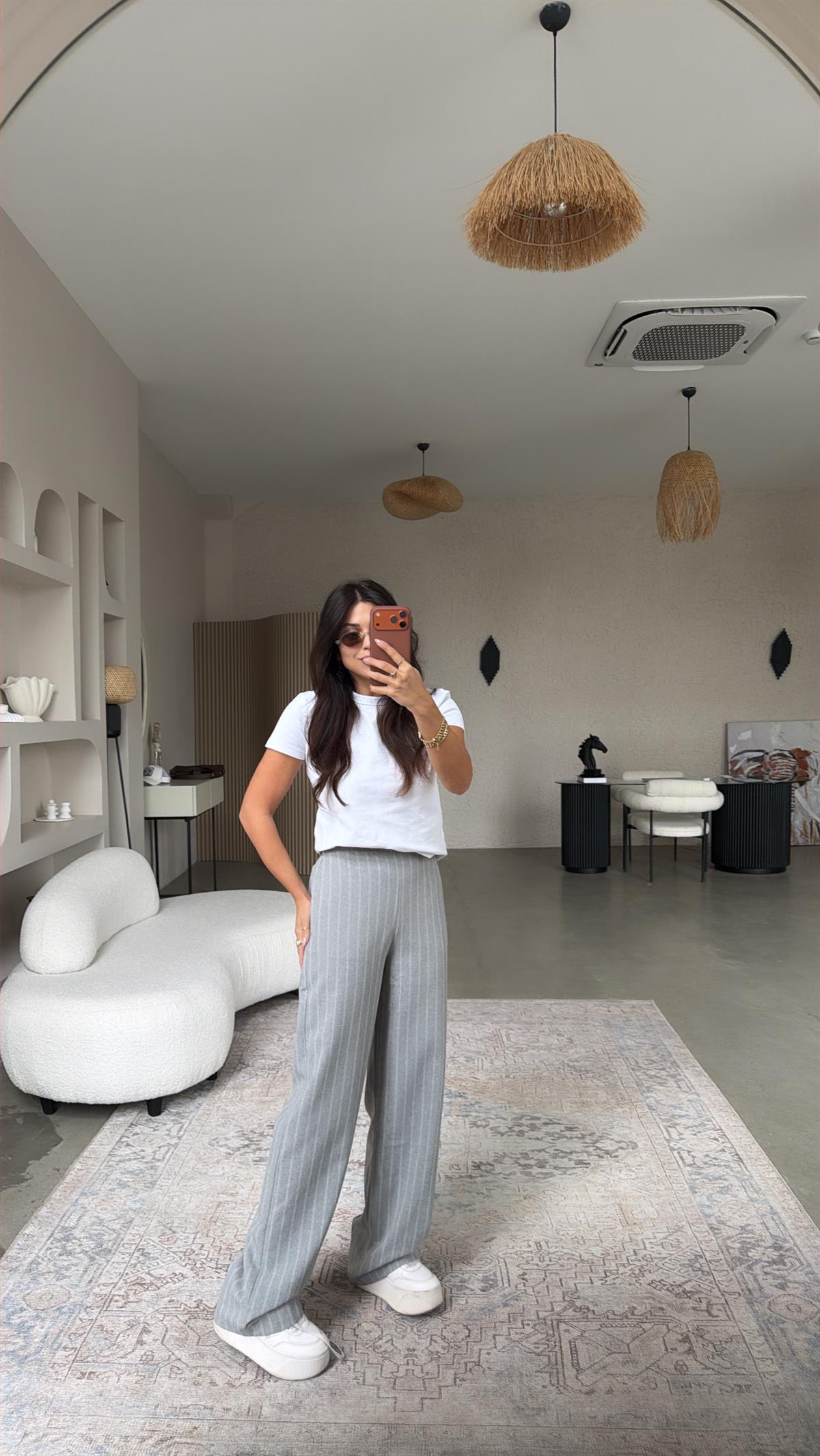 Gri Çizgili Bol Paça Arkası Lastikli Kumaş Pantolon