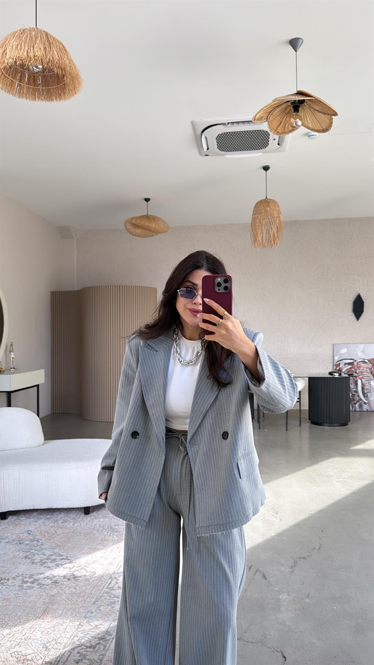 Gri Çizgili Premium Ceketli Takım