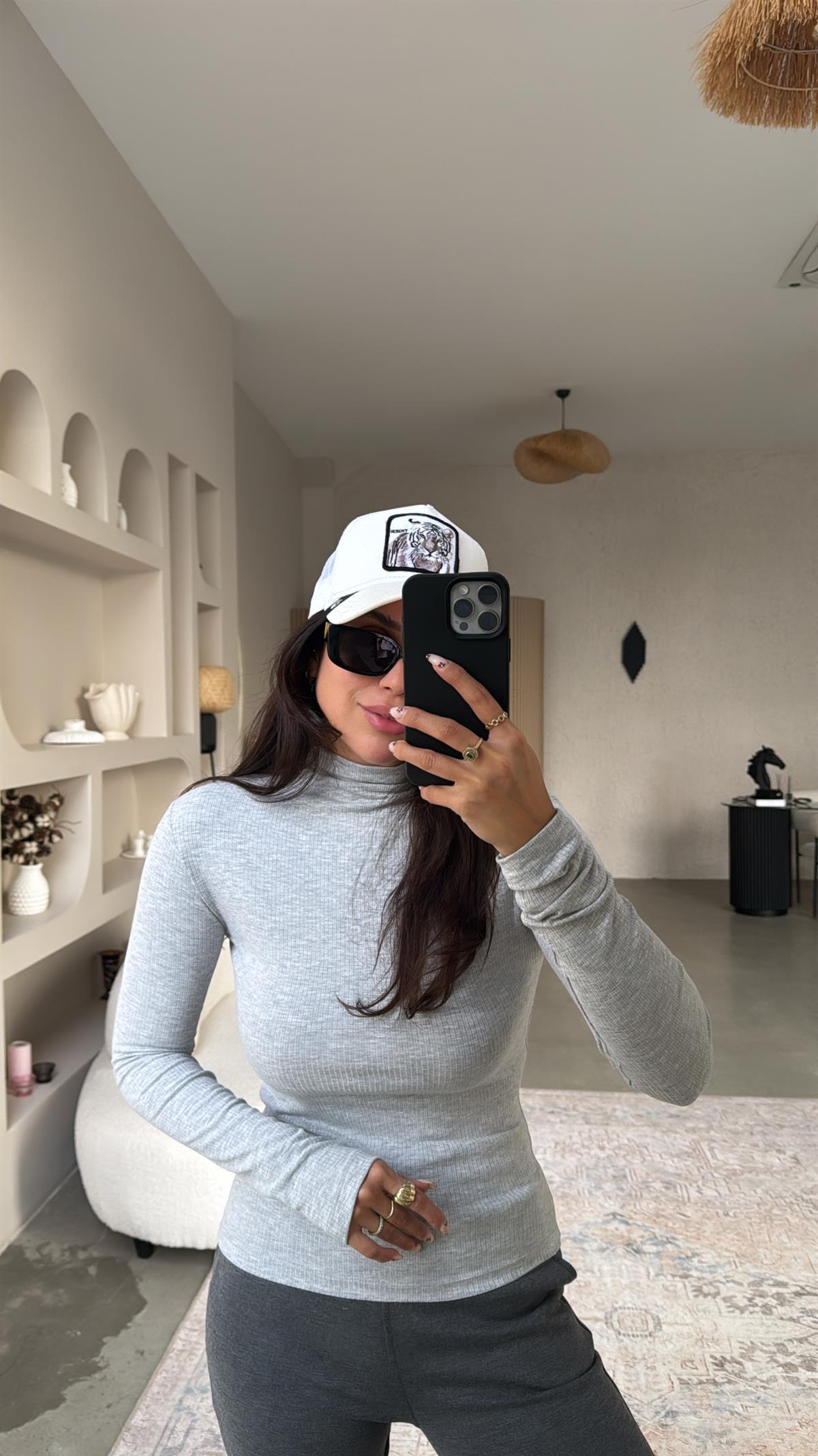 Gri Dik Yaka Kaşkorse Bluz