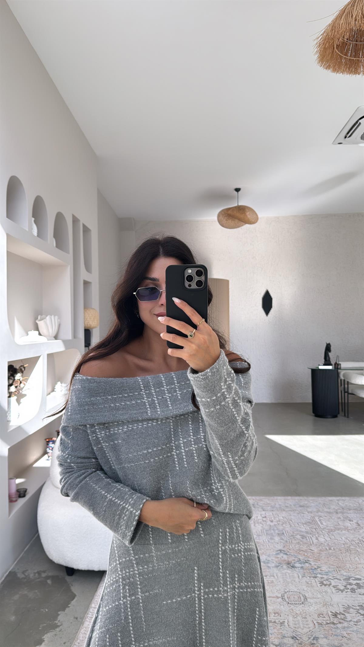 Gri Dikey Çizgili Desenli Madonna Yumoş Etekli Takım