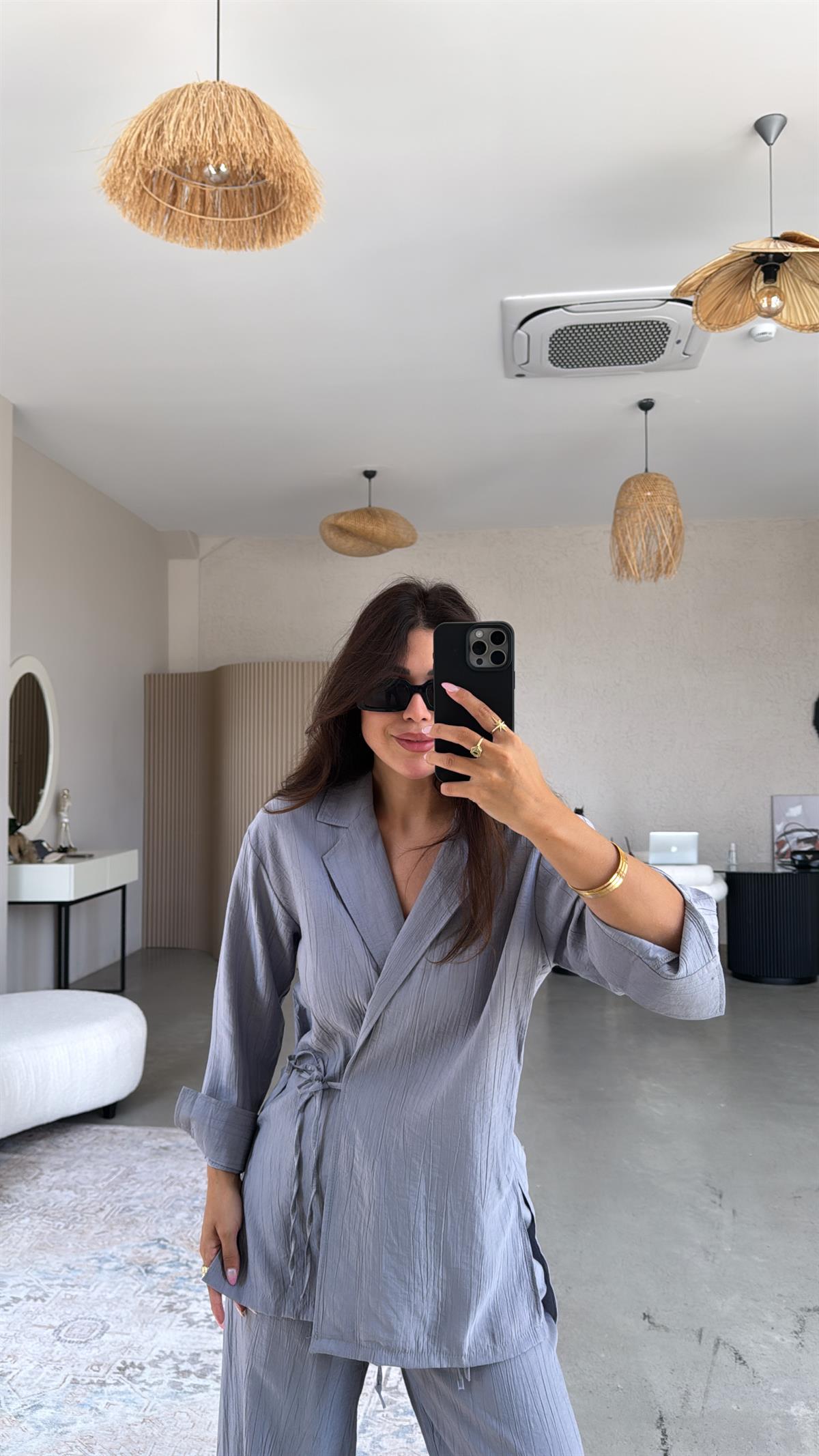 Gri Dokuma Kruvaze Yaka Gömlek Takım