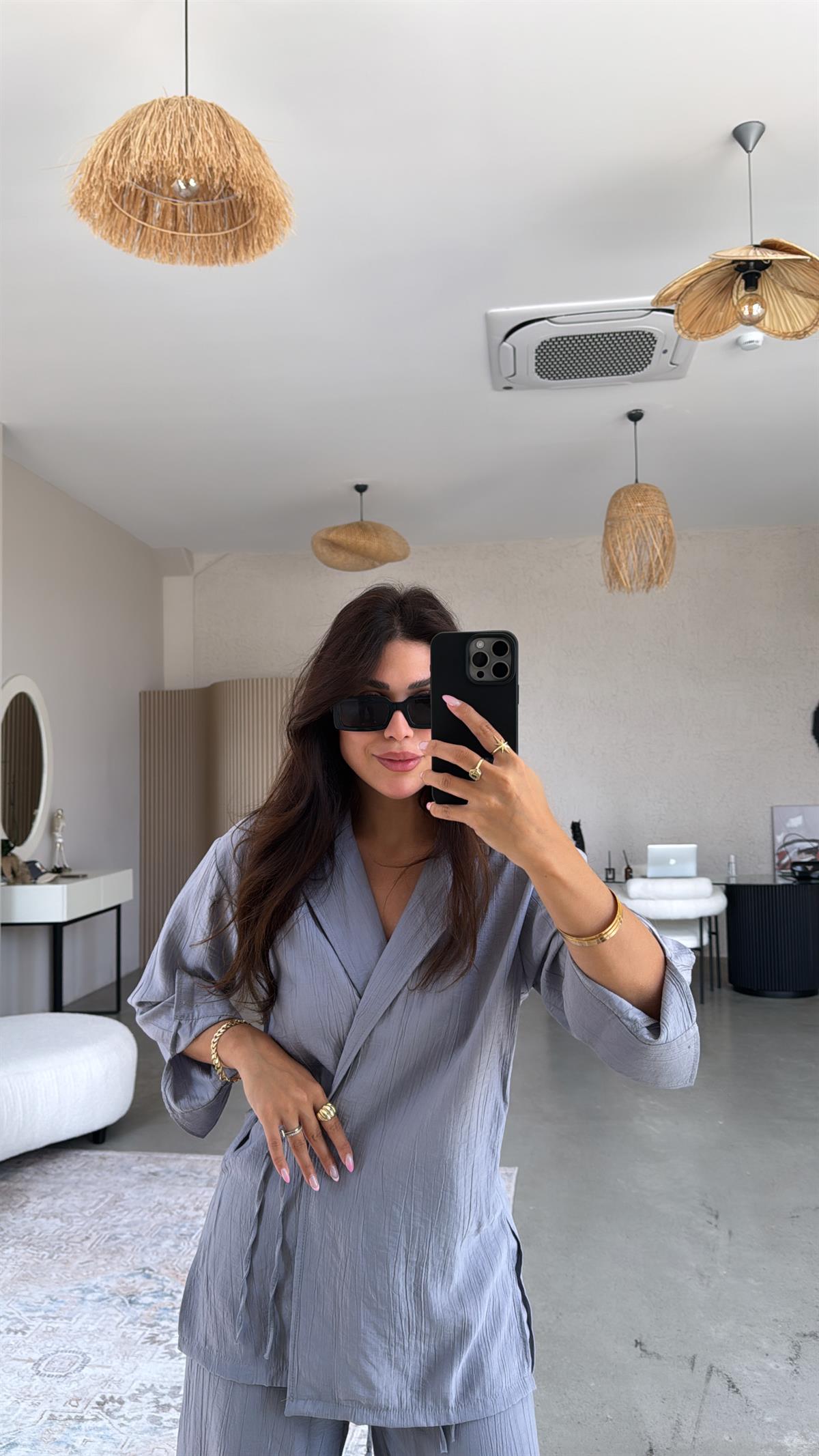 Gri Dokuma Kruvaze Yaka Gömlek Takım