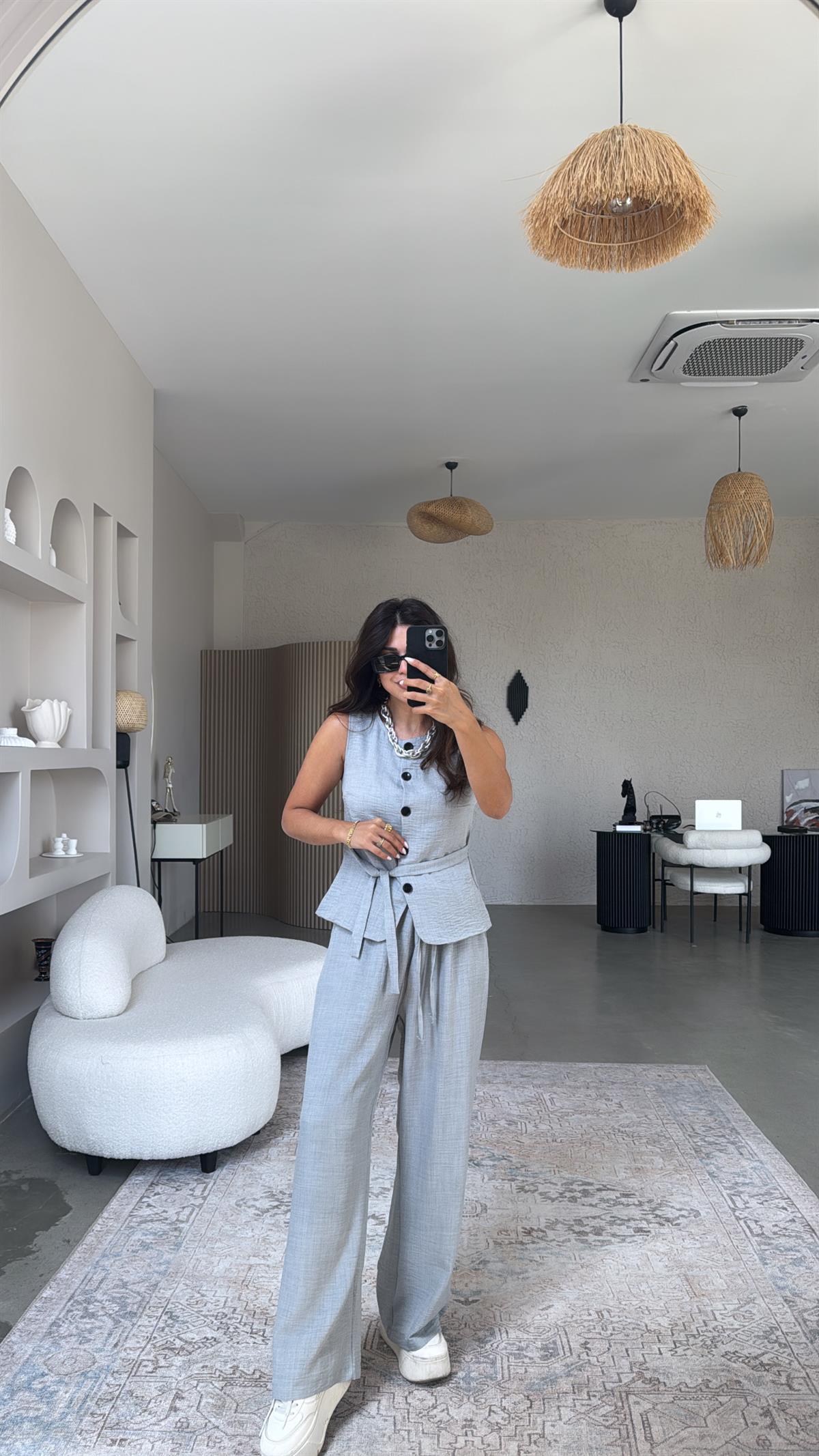 Gri Düğmeli Yelekli Takım