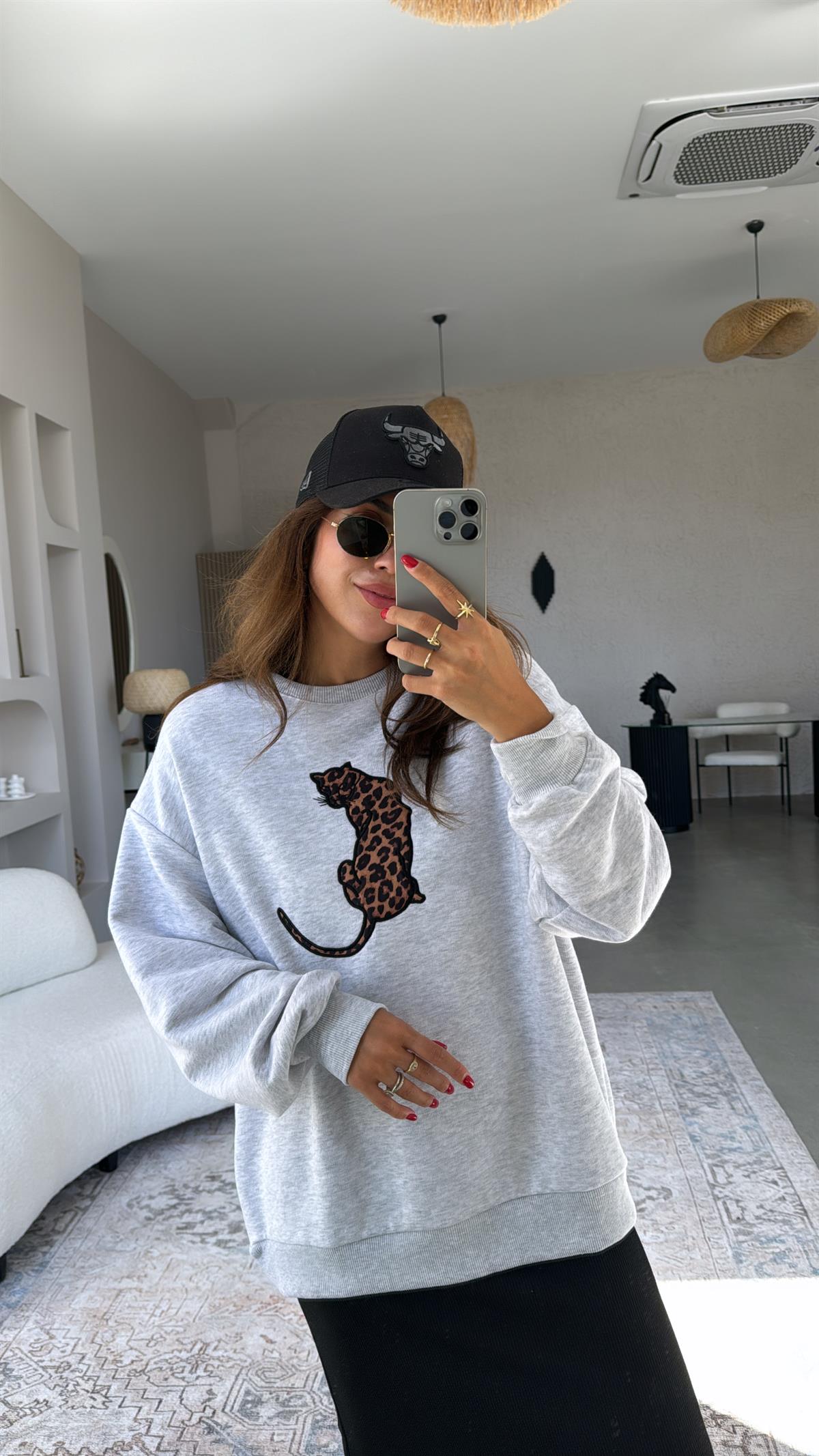 Gri Kaplan Nakışlı İki İplik Sweatshirt