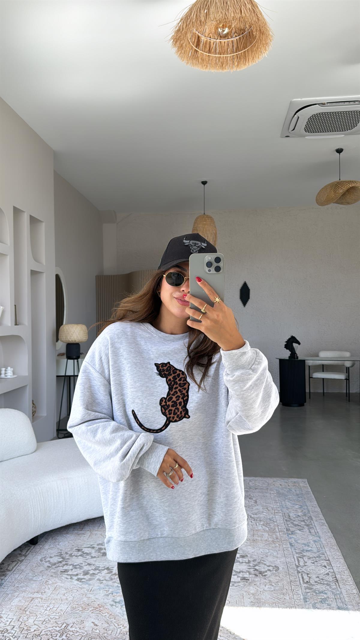 Gri Kaplan Nakışlı İki İplik Sweatshirt