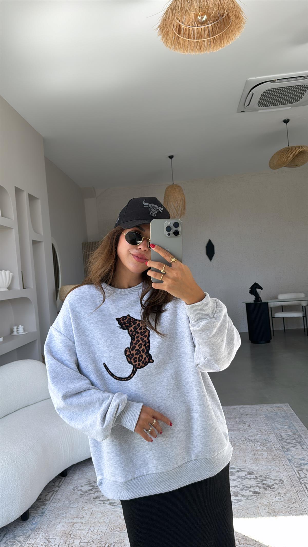 Gri Kaplan Nakışlı İki İplik Sweatshirt