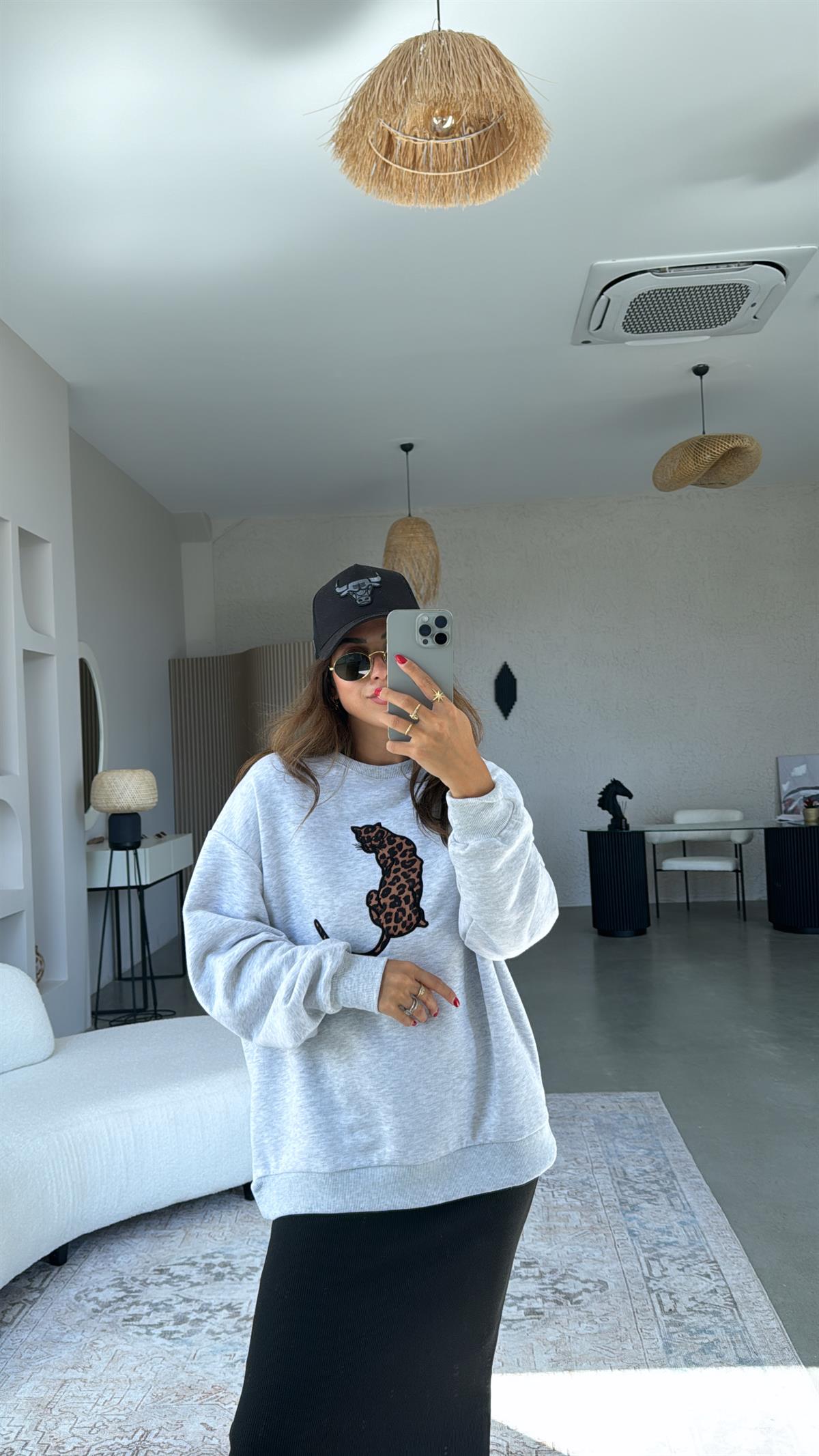 Gri Kaplan Nakışlı İki İplik Sweatshirt