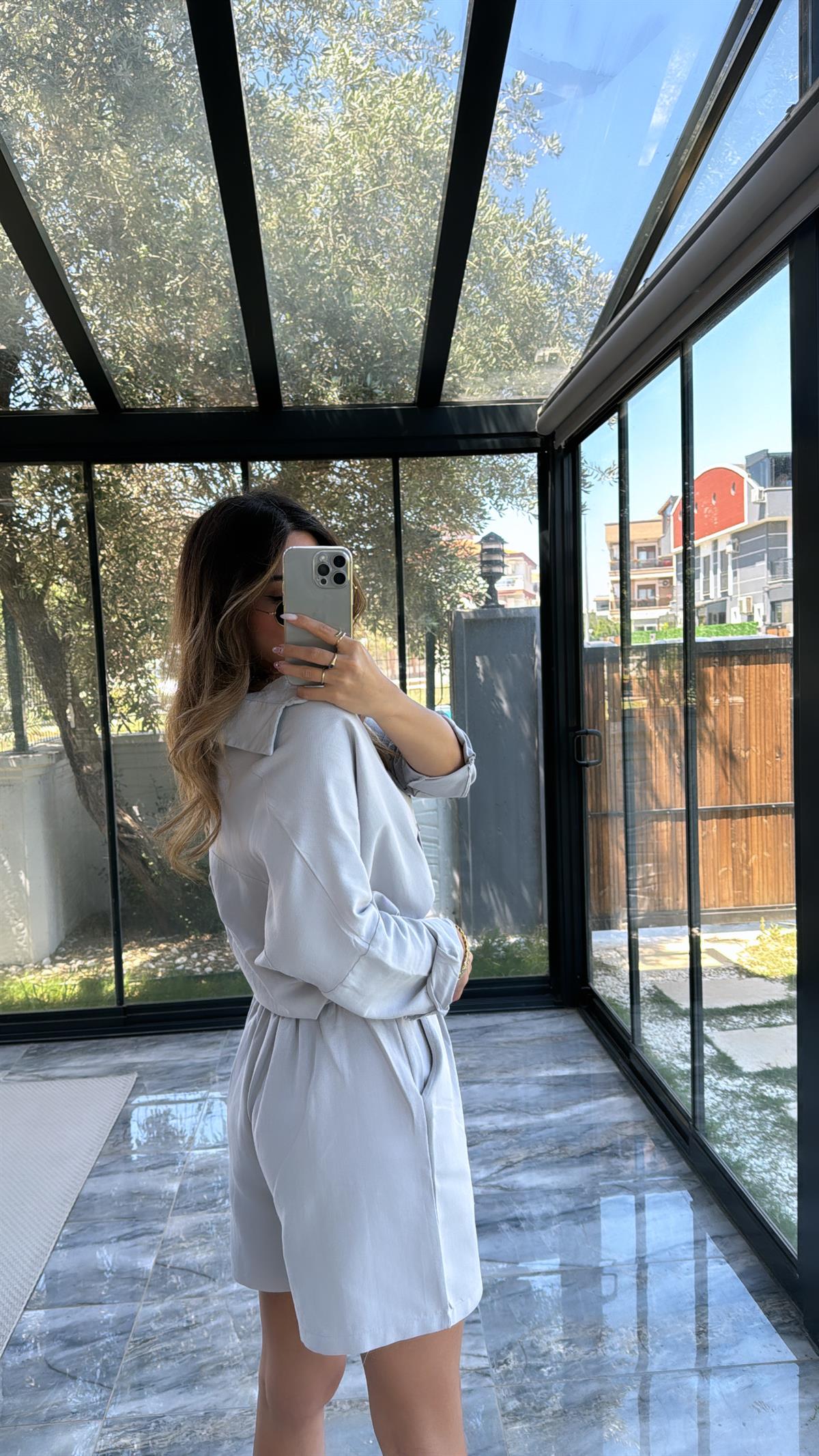 Gri Keten Gömlekli Takım