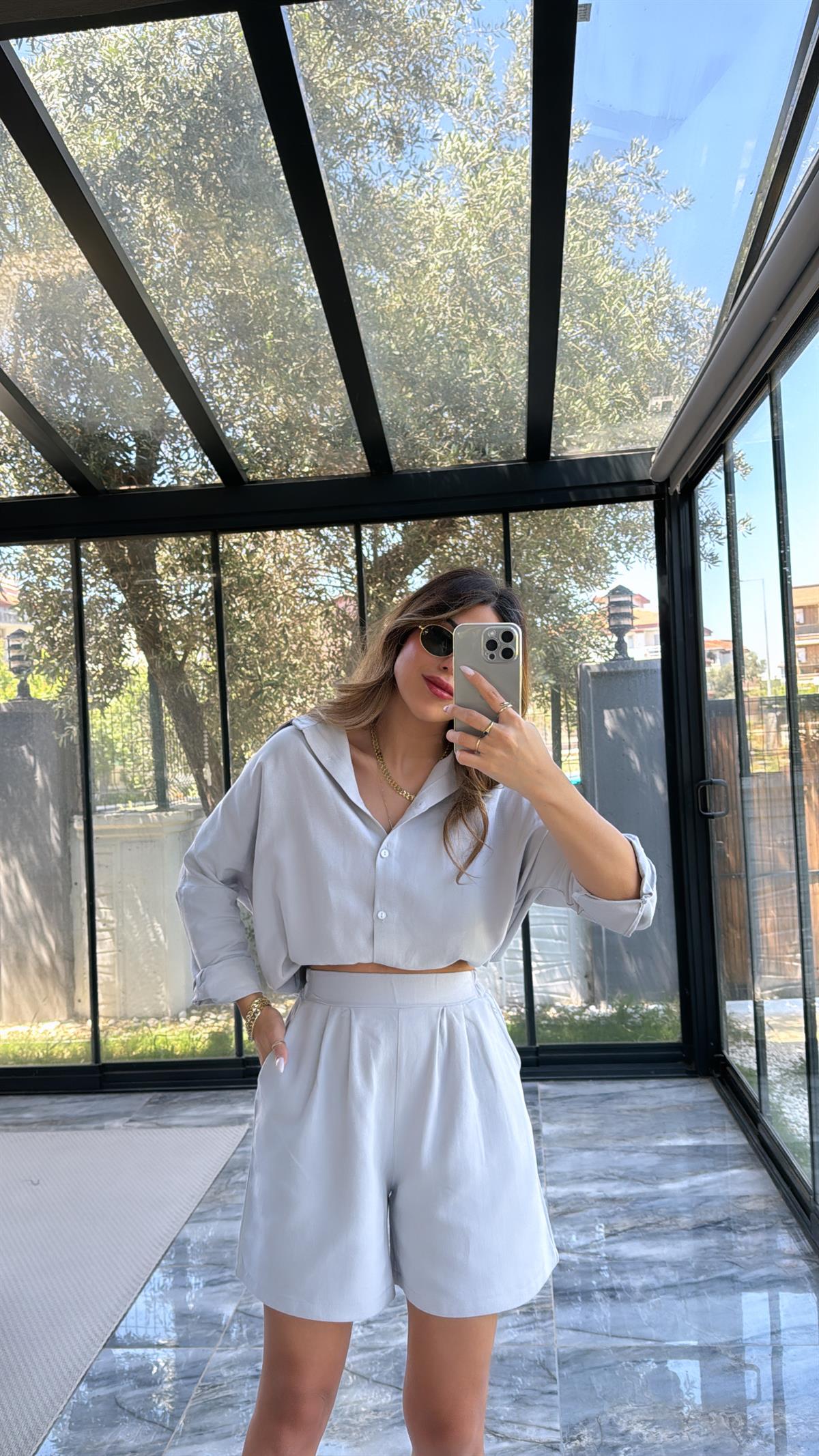 Gri Keten Gömlekli Takım