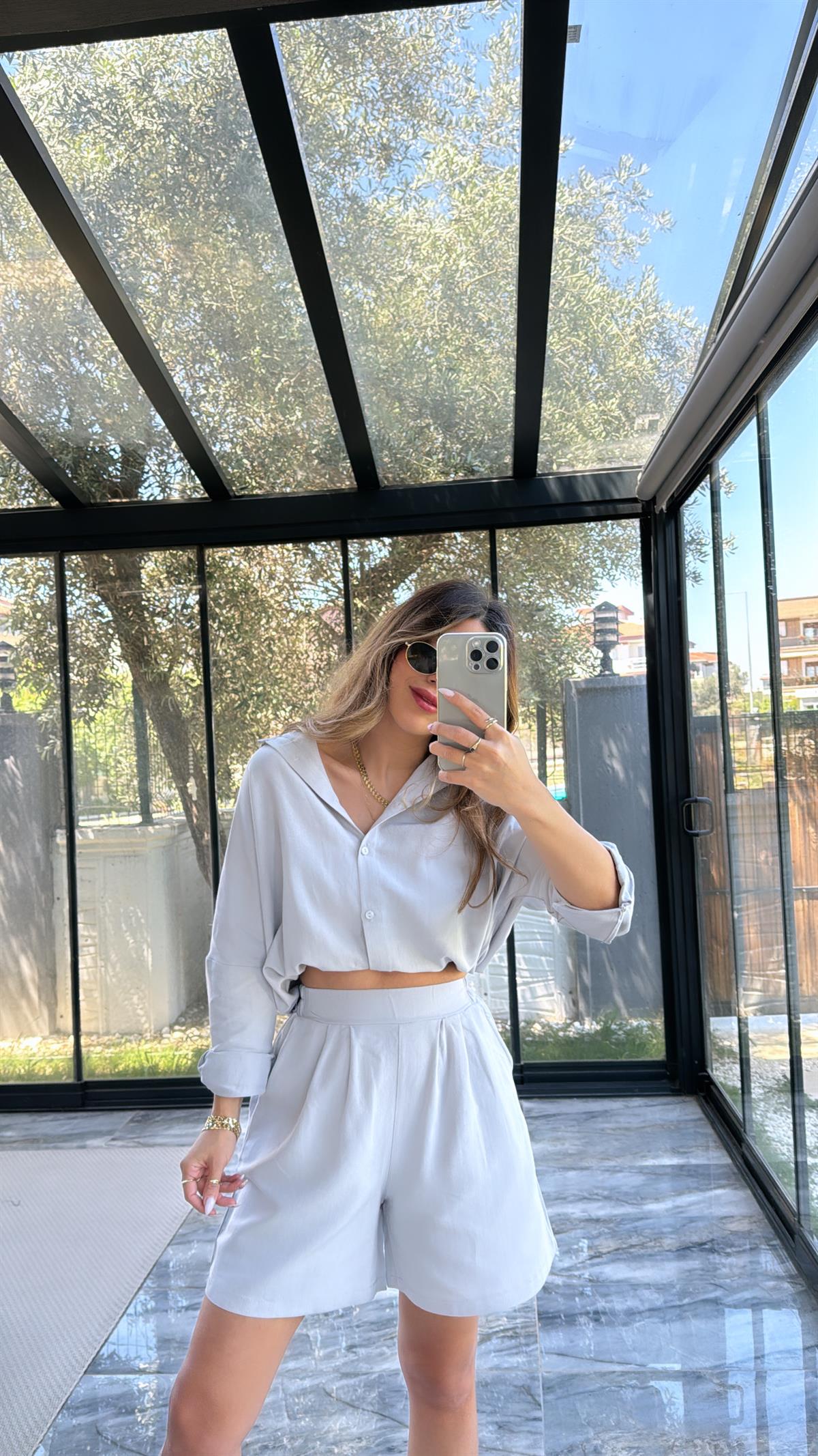 Gri Keten Gömlekli Takım