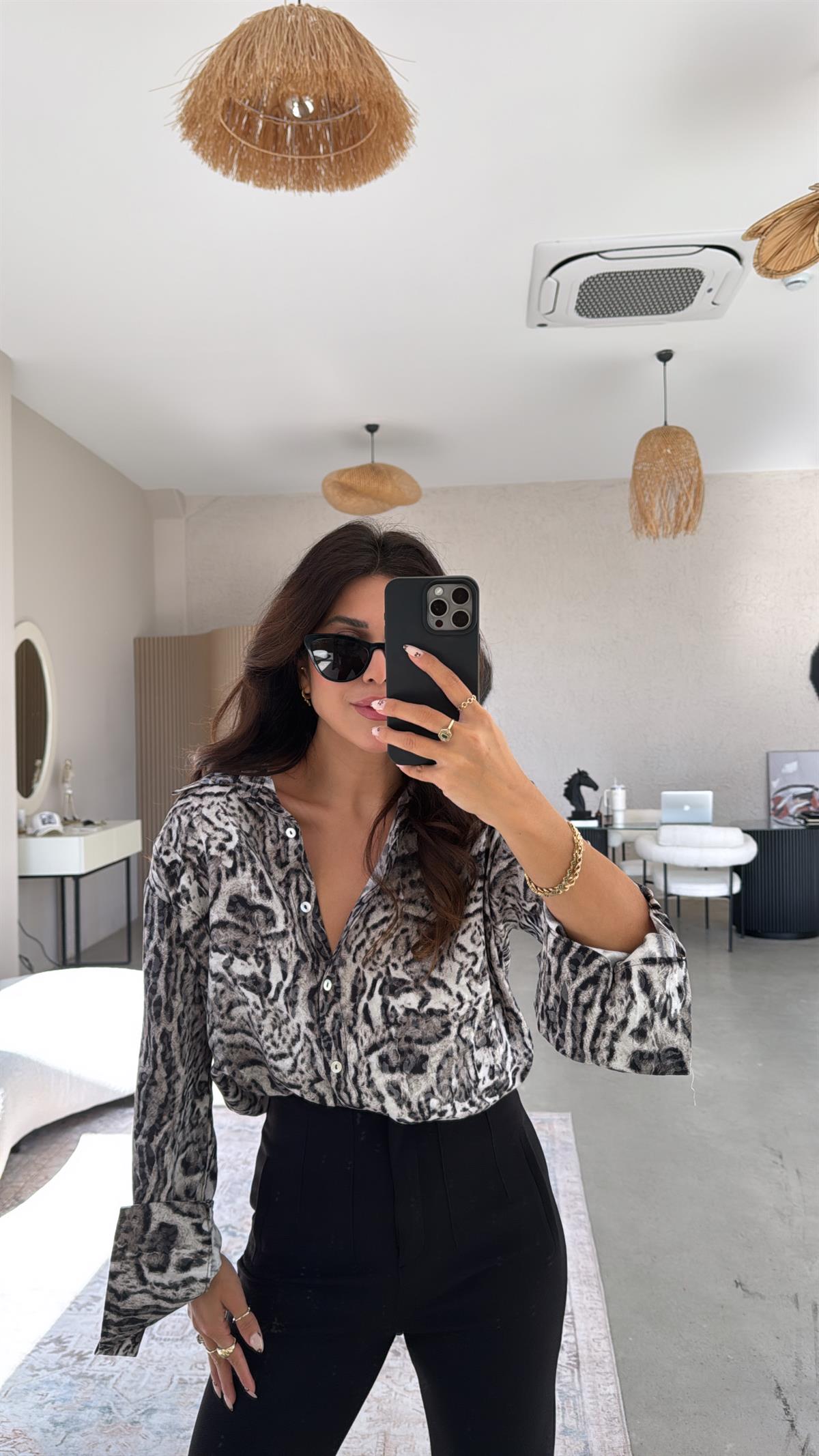 Gri Leopar Saten Gömlek