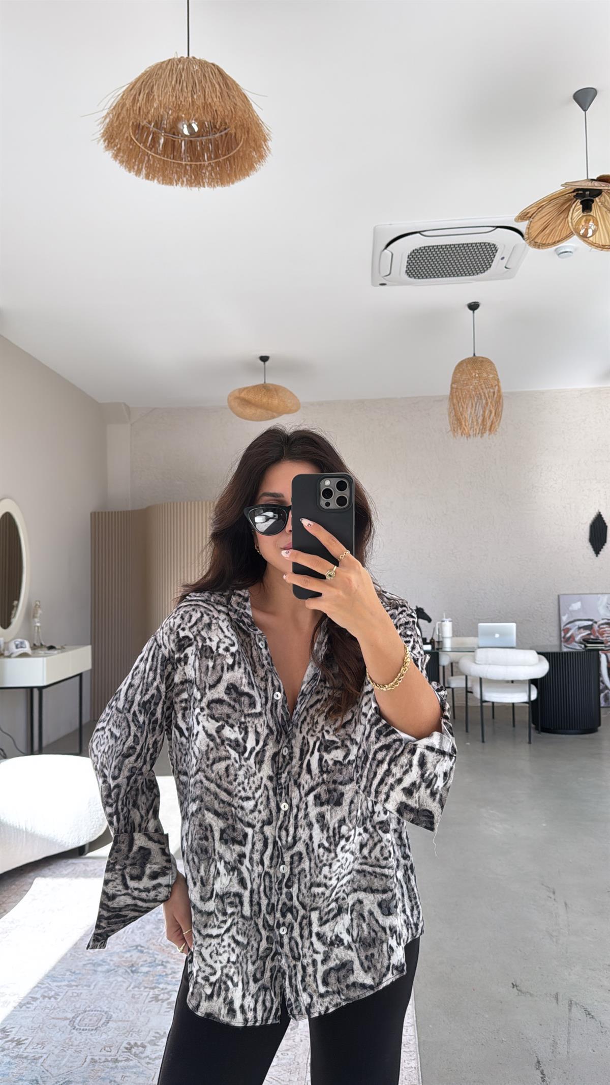 Gri Leopar Saten Gömlek