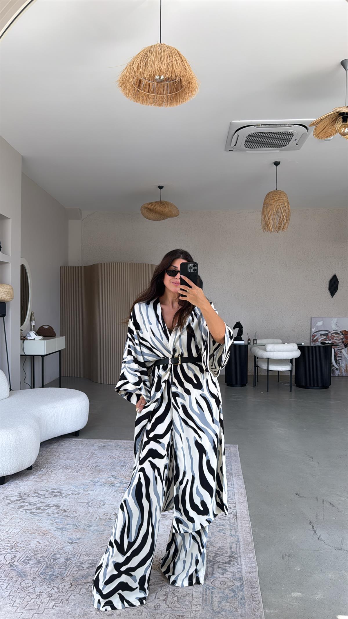 Gri Siyah Kaplan Desenli Kimono Pantolon Takım