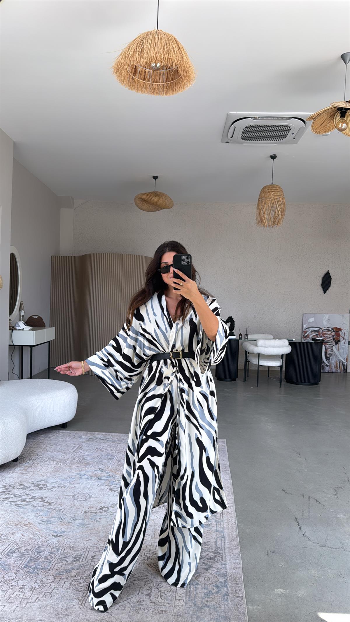 Gri Siyah Kaplan Desenli Kimono Pantolon Takım