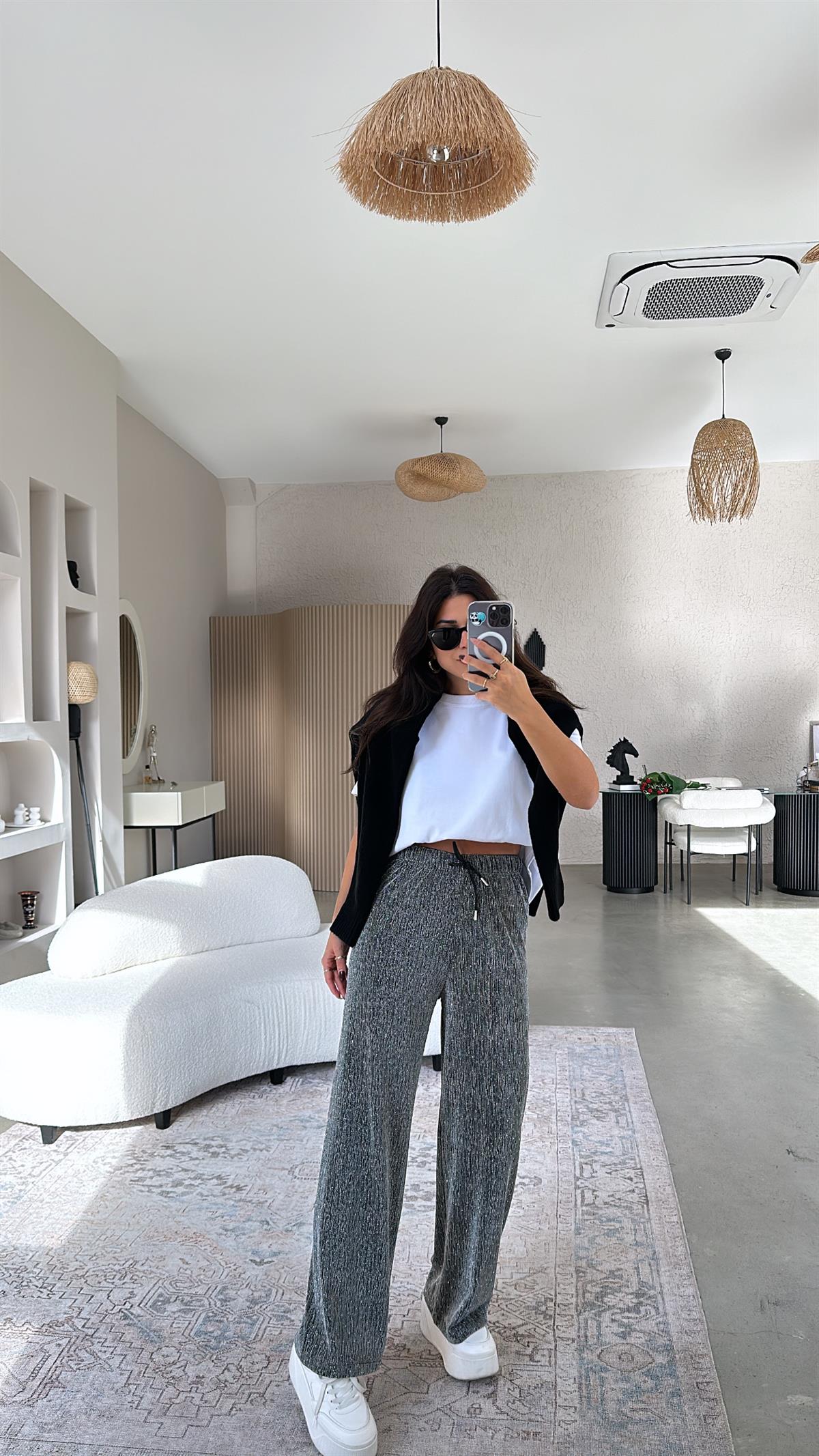 Gri Taşlı Ve Simli Likralı Pantolon