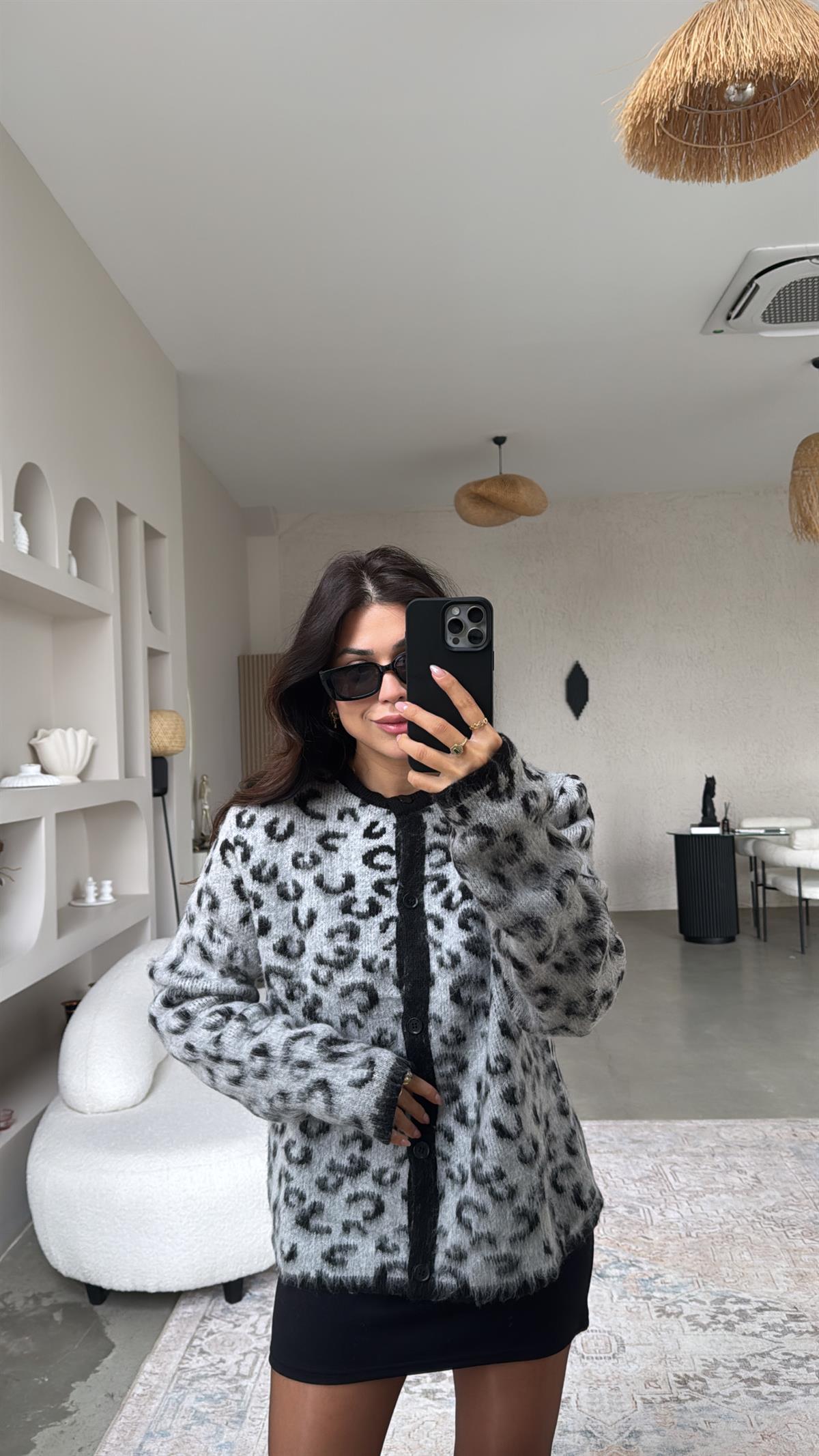 Gri Yumoş Leopar Hırka