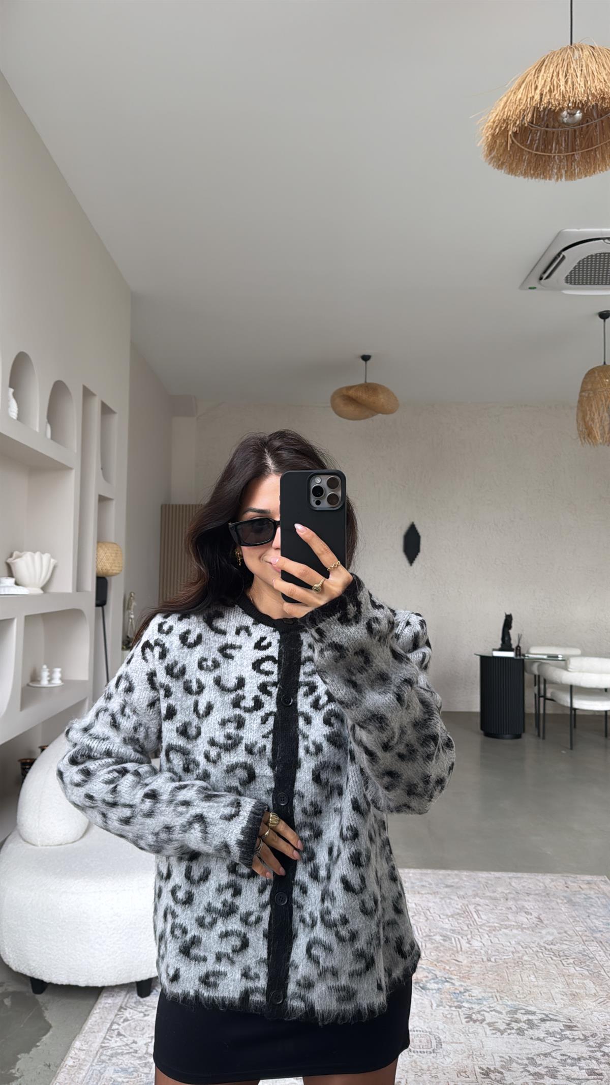 Gri Yumoş Leopar Hırka