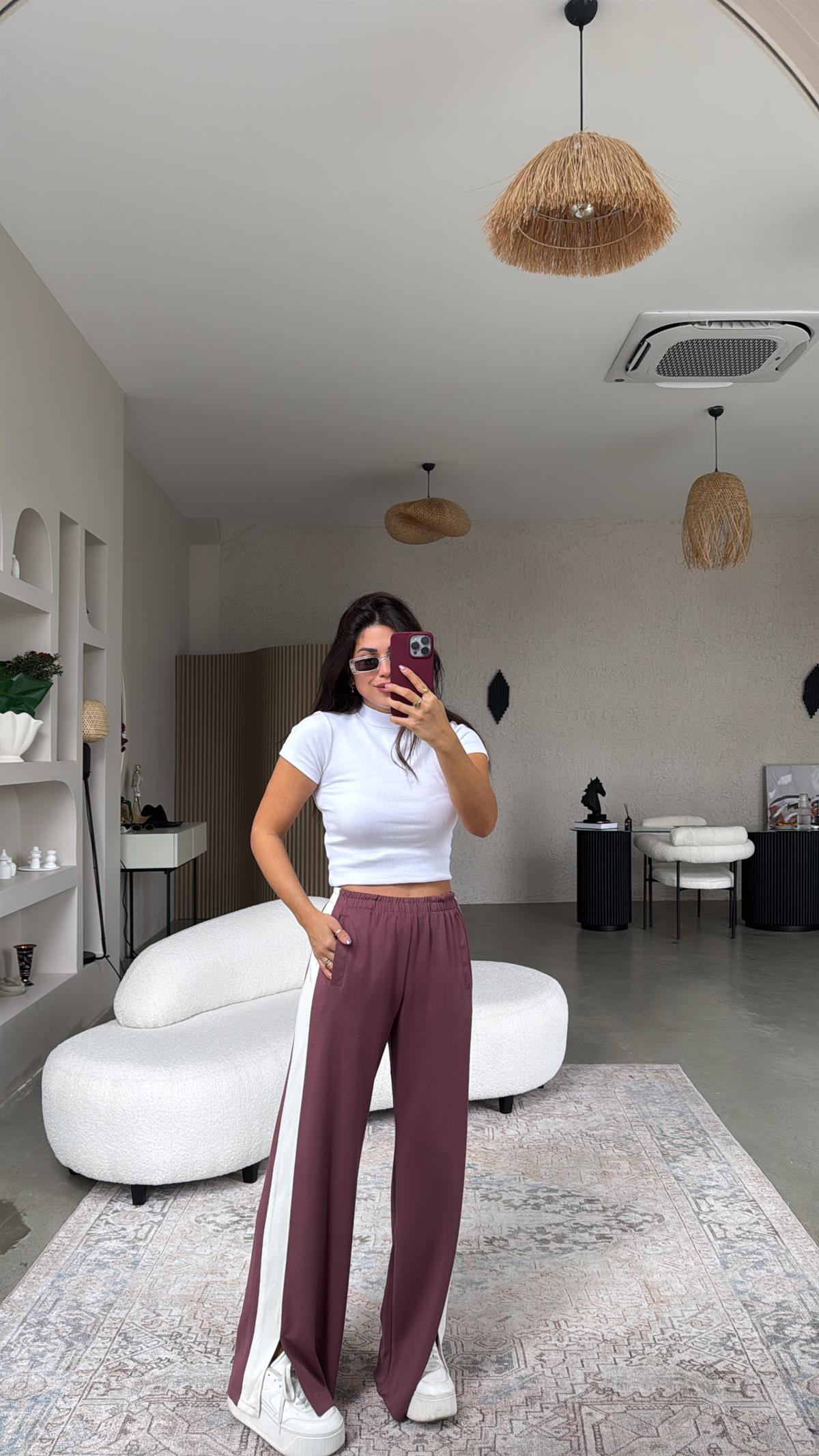 Gülkurusu Şeritli Paçası Yırtmaçlı Eşofman