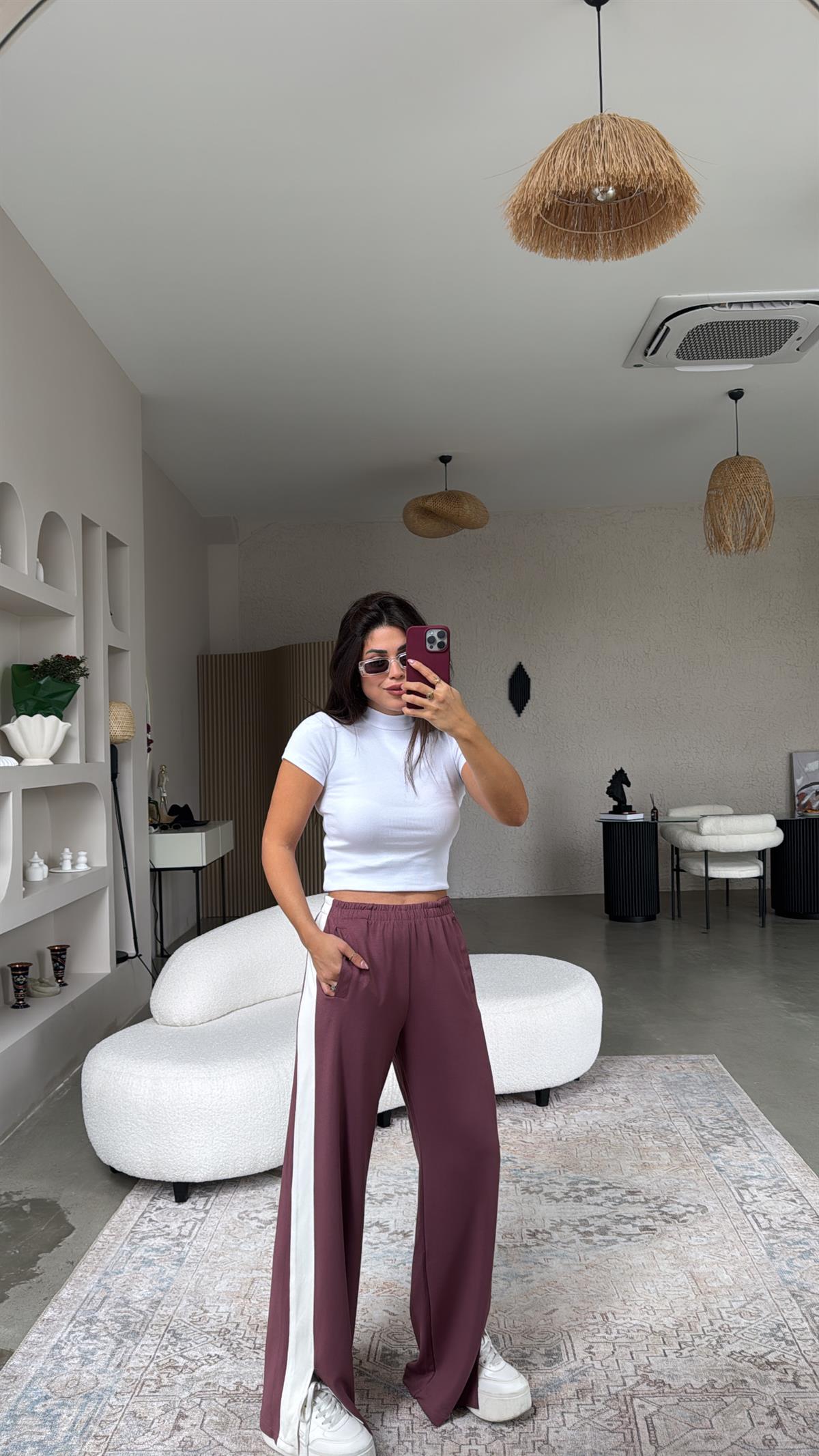 Gülkurusu Şeritli Paçası Yırtmaçlı Eşofman