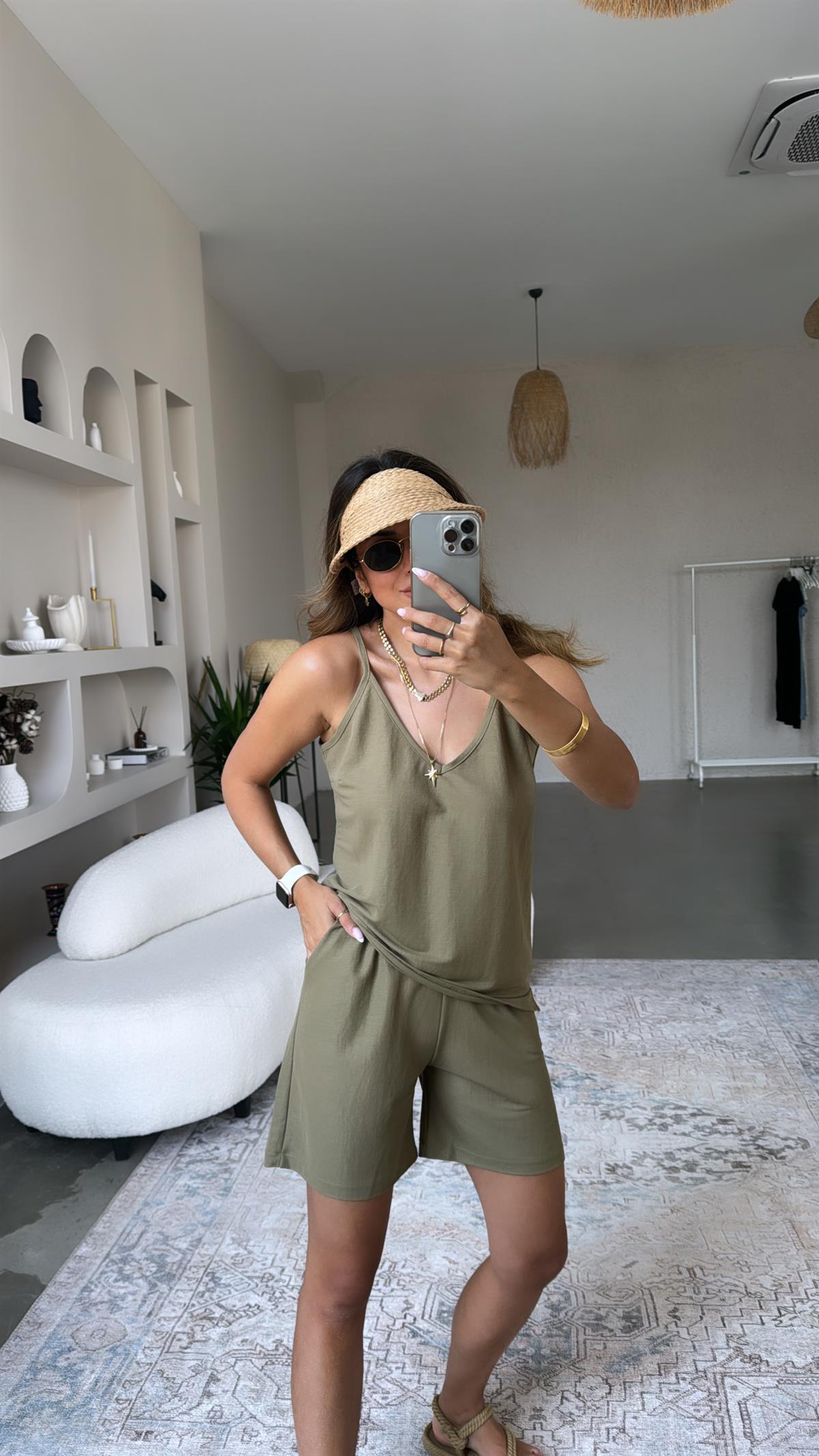 Haki Askılı Şortlu Takım