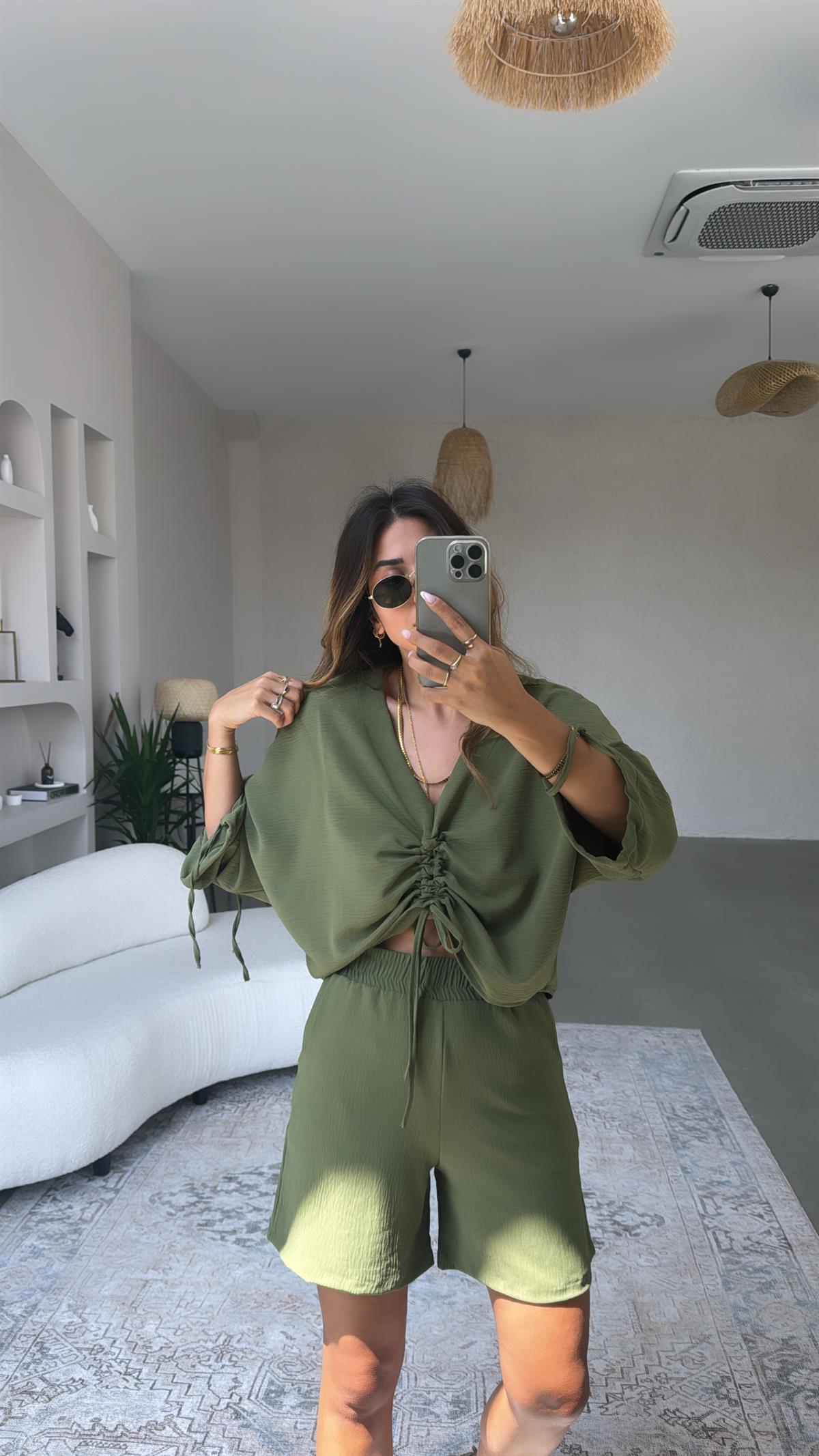 Haki Büzgülü Tiril Bluz