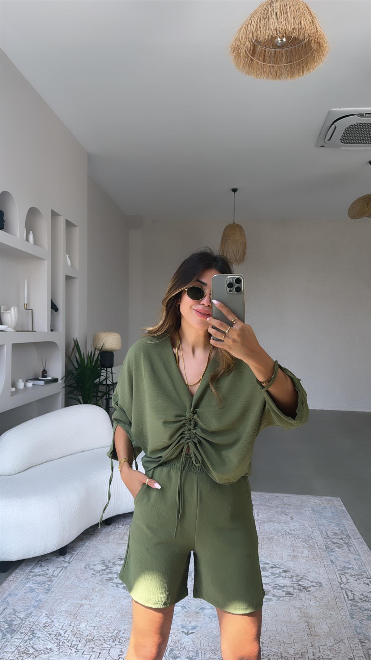 Haki Büzgülü Tiril Bluz