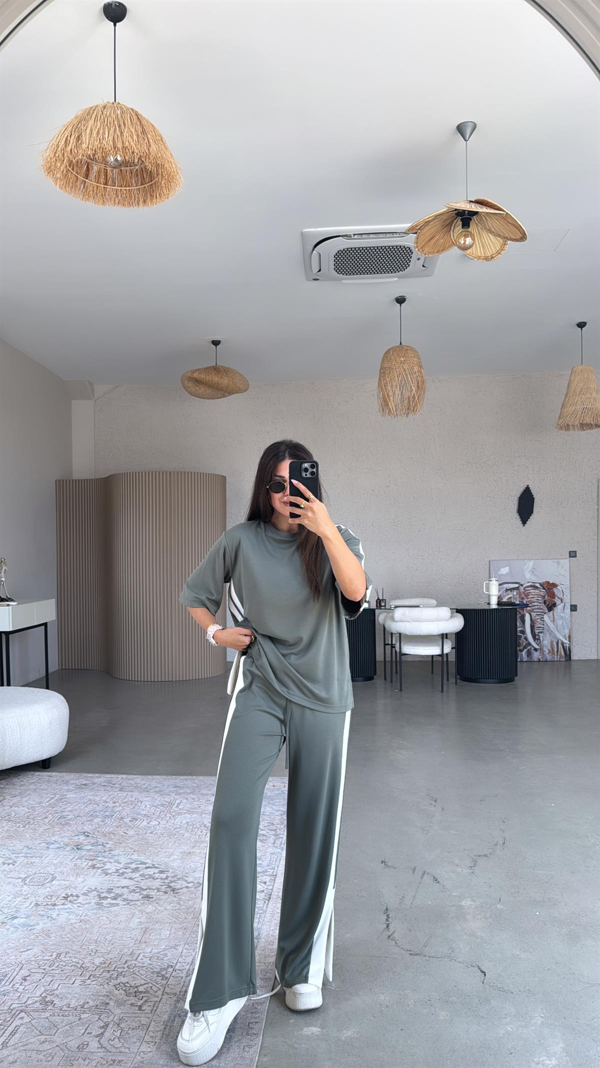 Haki Çift Şeritli Yırtmaçlı Modal Takım