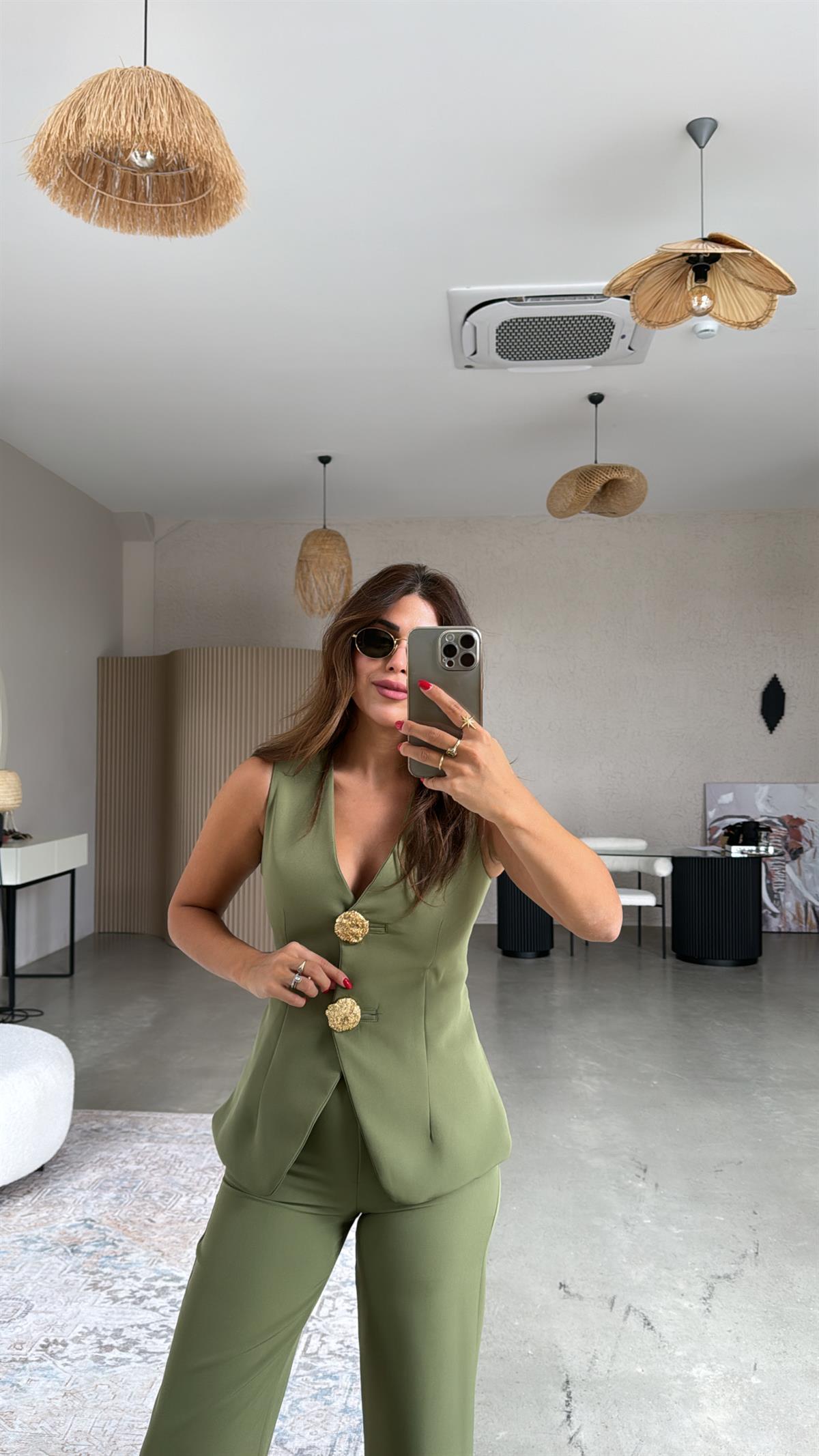 Haki Düğmeli Yelekli Kumaş Takım