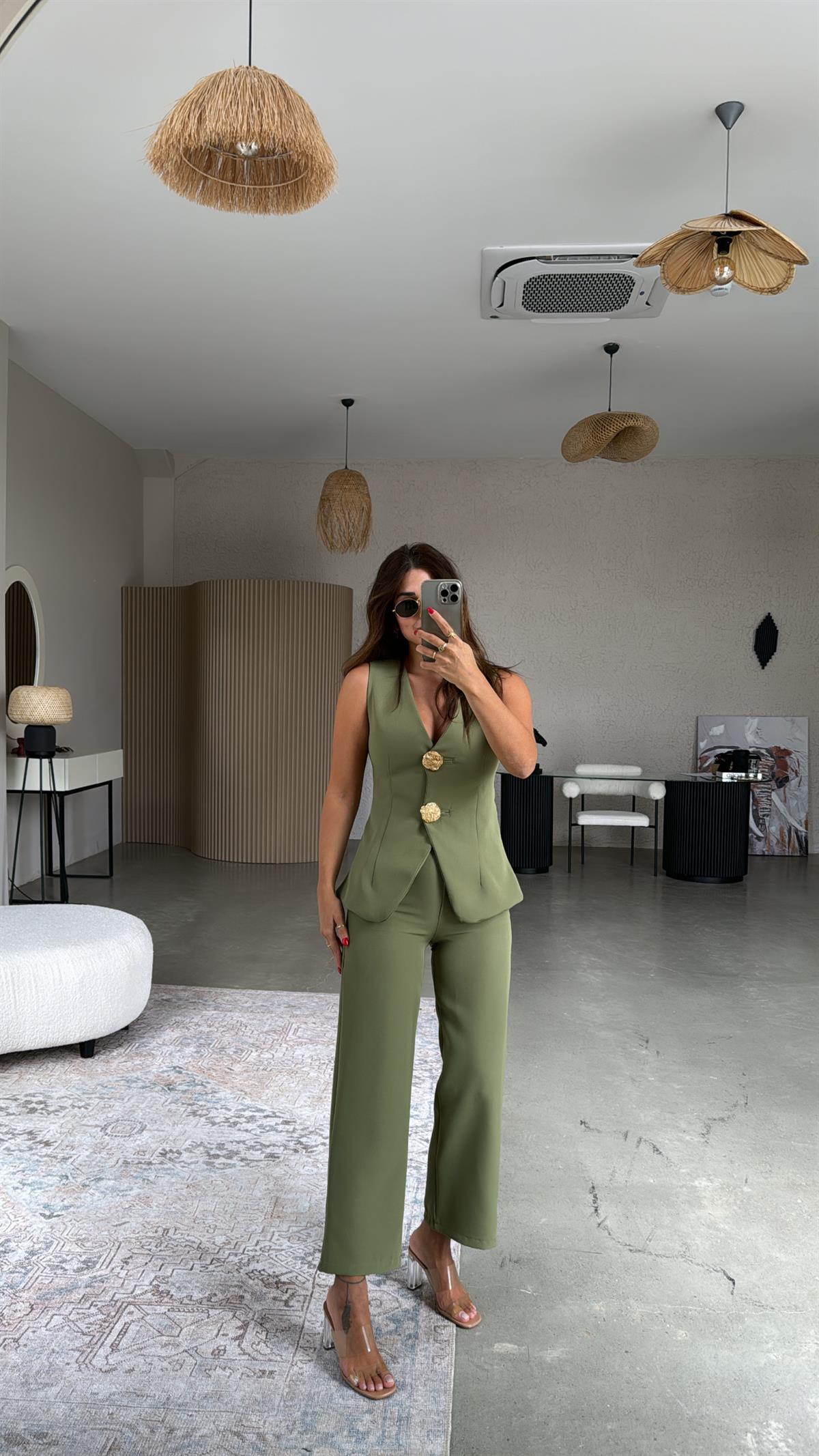 Haki Düğmeli Yelekli Kumaş Takım