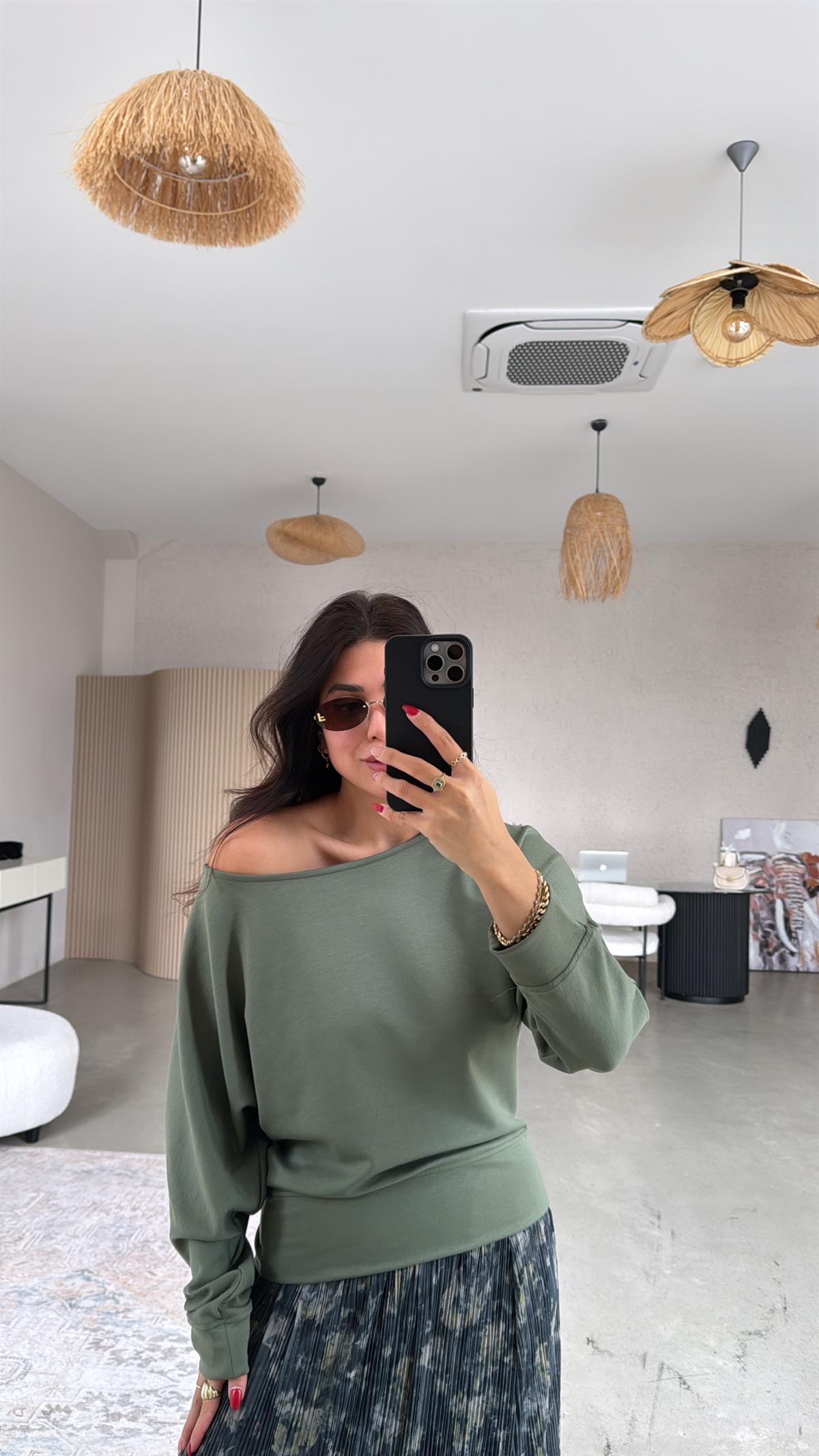 Haki Kayık Yaka Modal Sweat Bluz