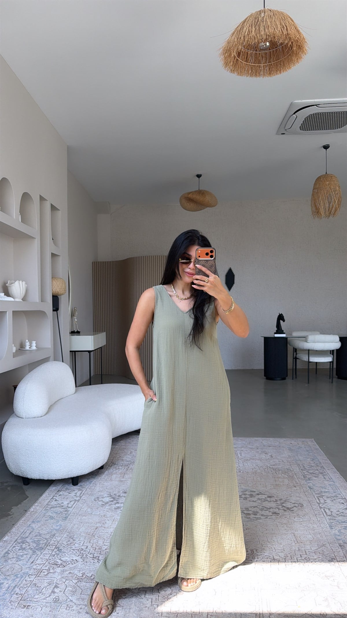 Haki V Yaka Müslin Yırtmaçlı Elbise