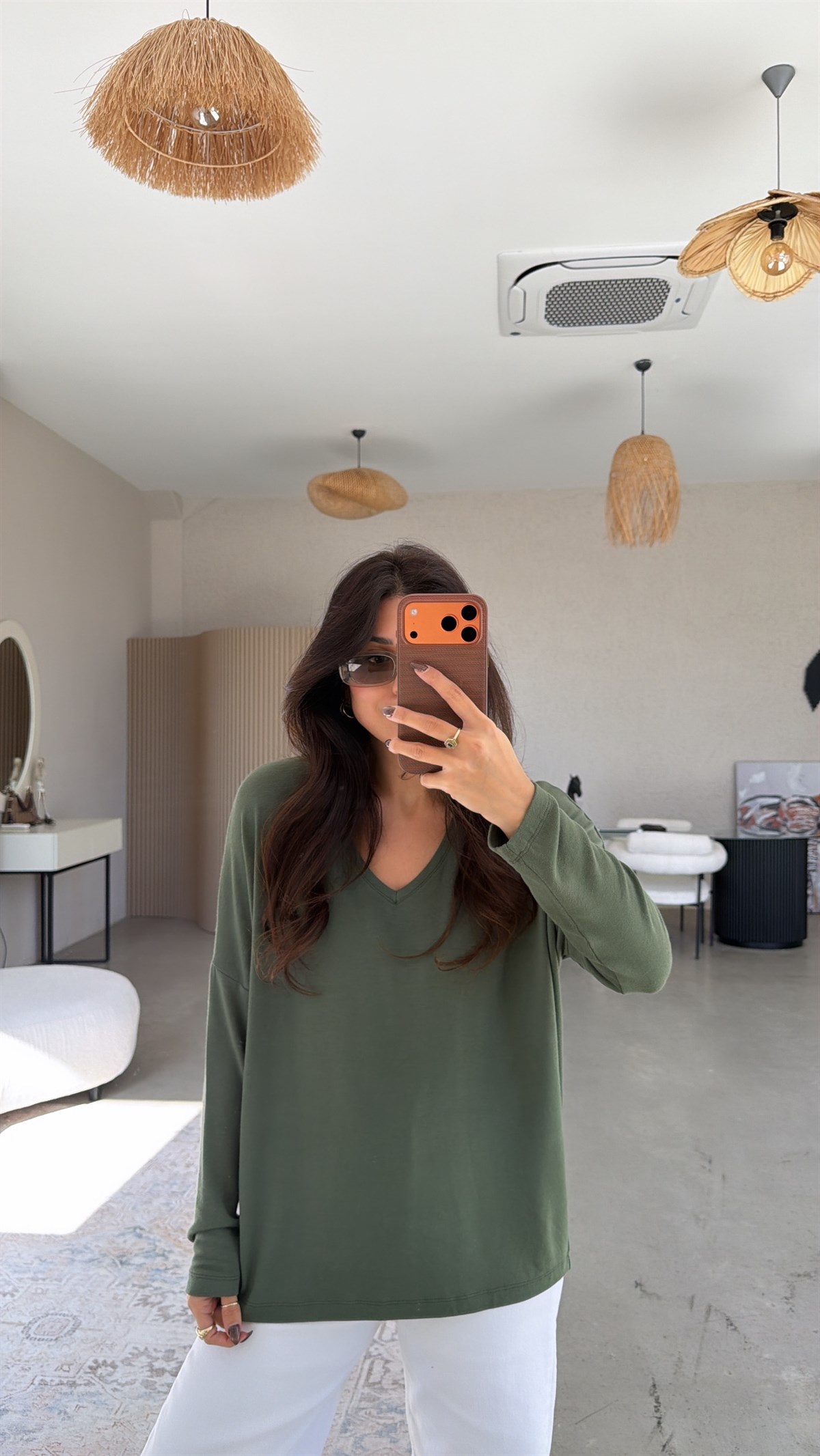 Haki V Yaka Uzun Kollu İthal Kumaşlı Bluz