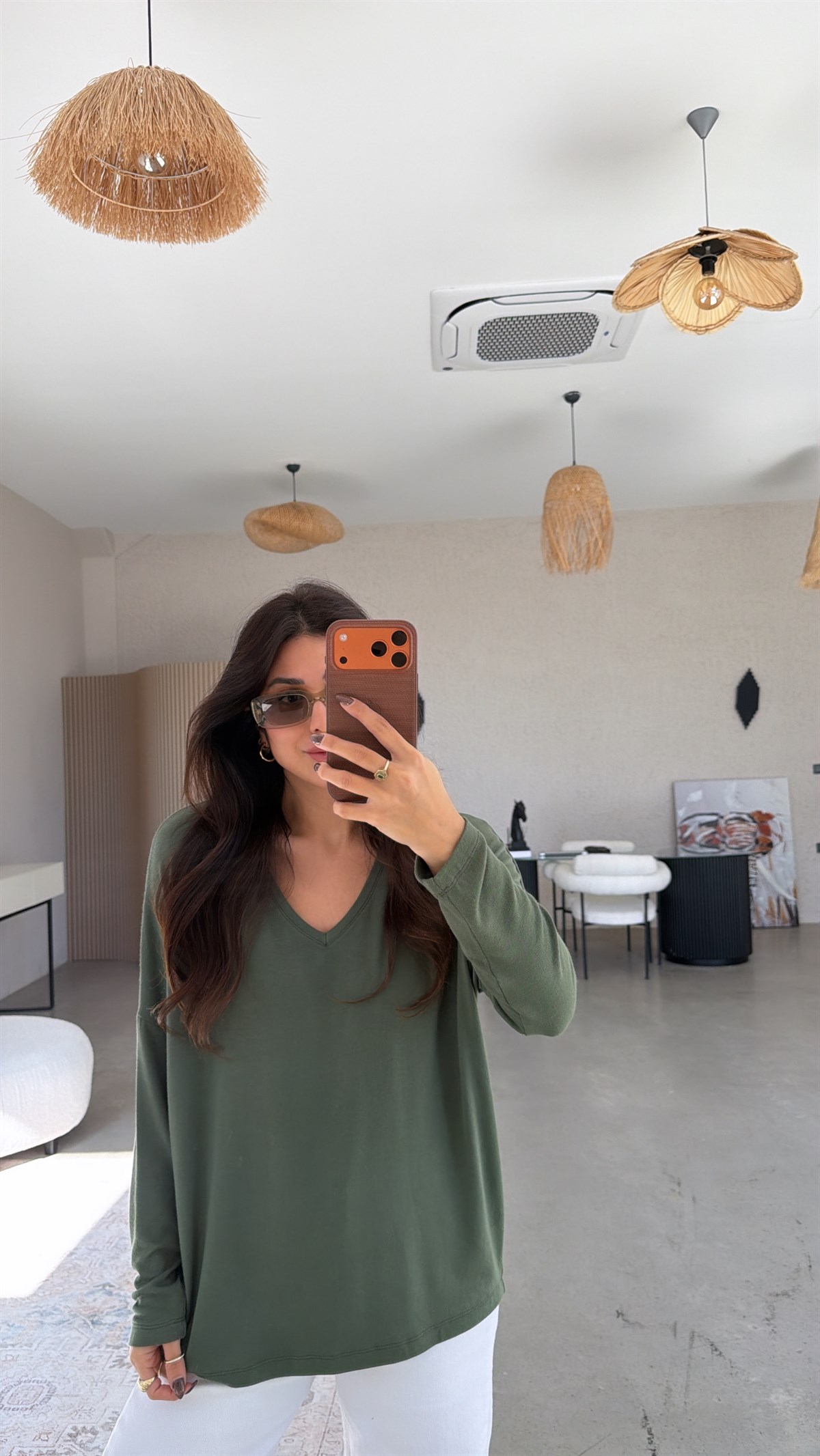 Haki V Yaka Uzun Kollu İthal Kumaşlı Bluz