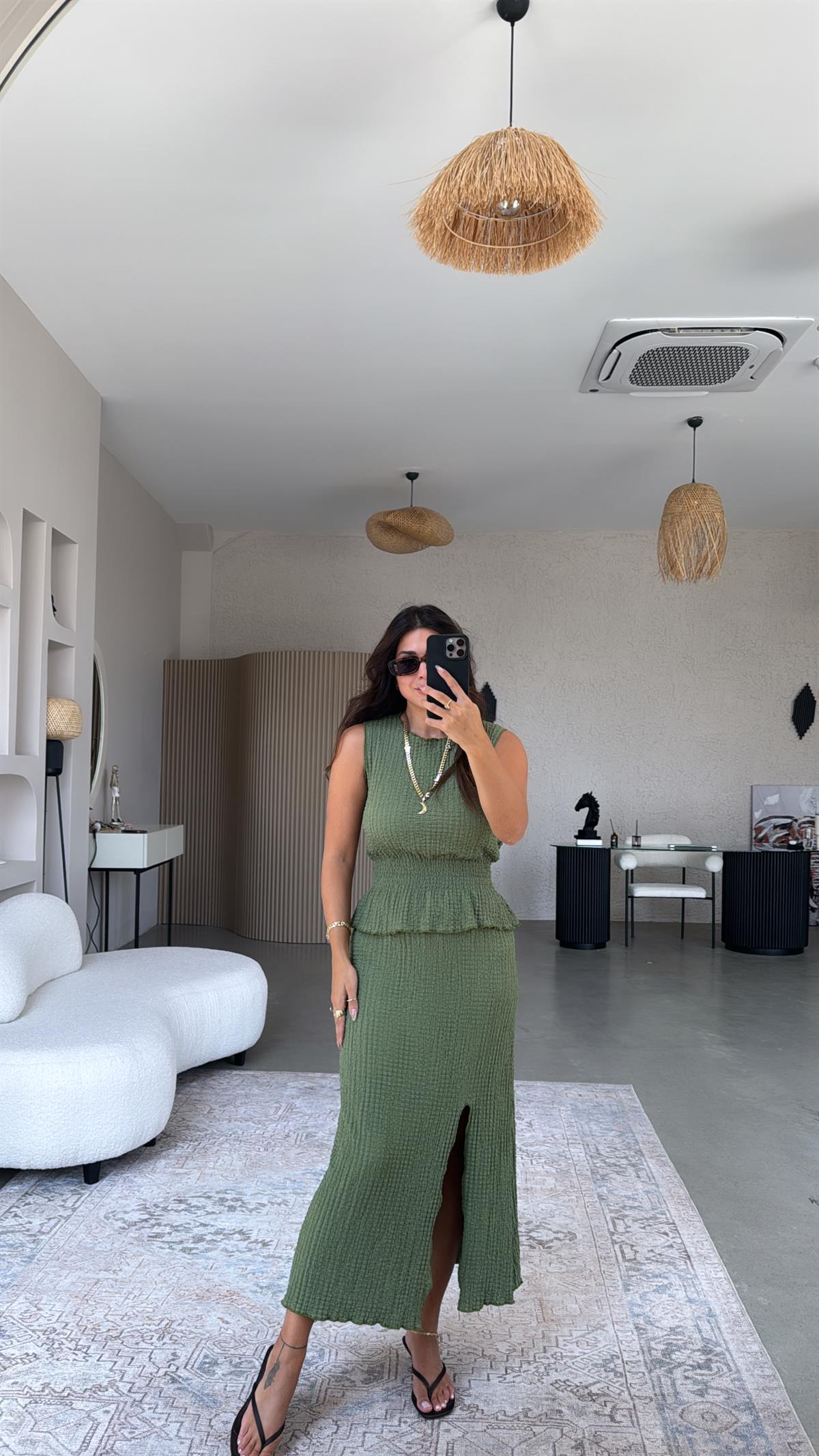 Haki Yırtmaç Etekli Bluzlu Gofre Takım