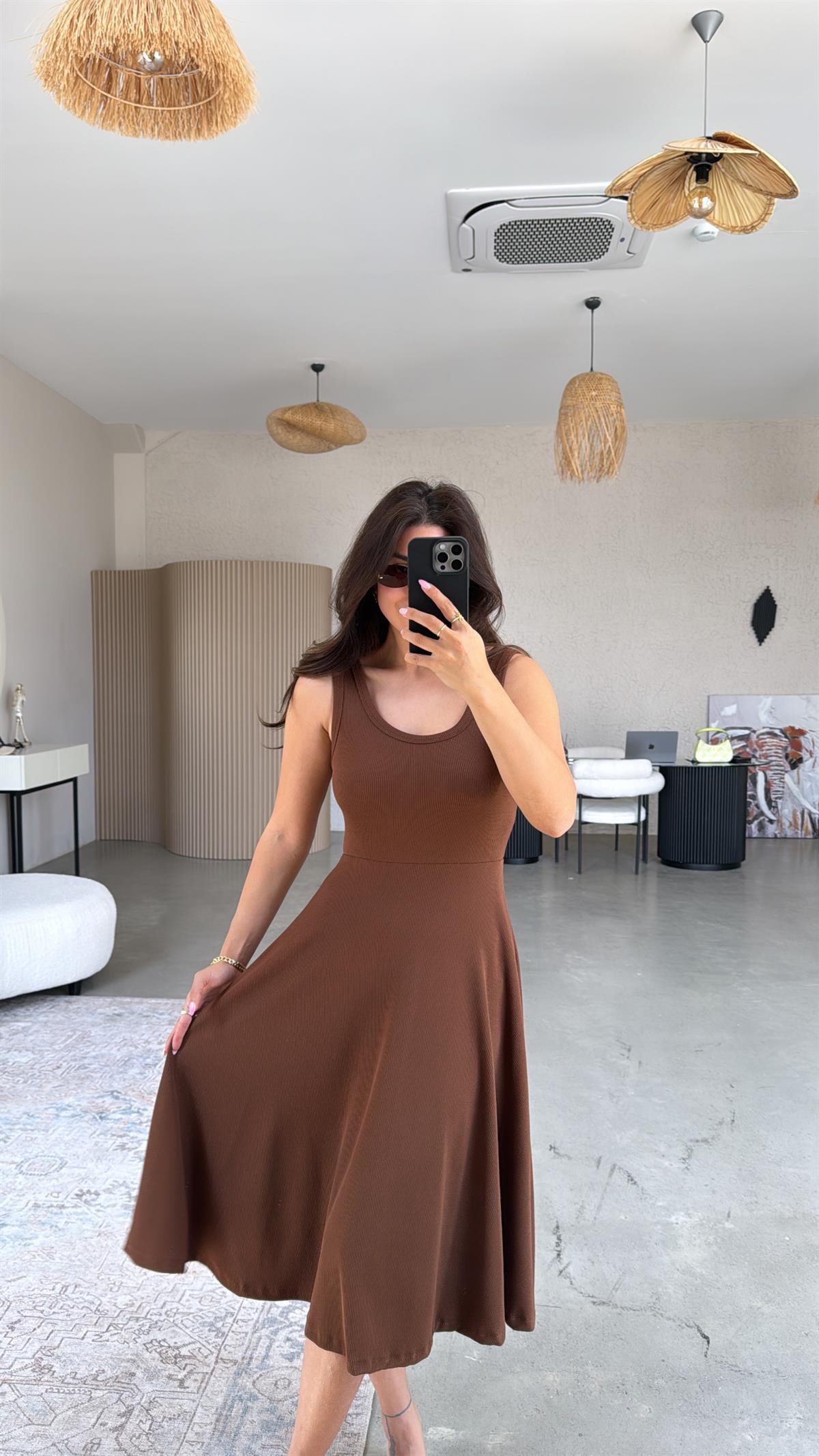 Kahverengi Askılı Kaşkorse Elbise