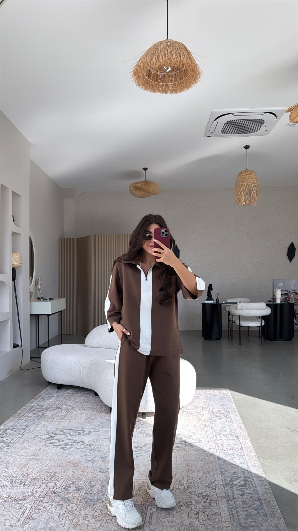 Kahverengi Beyaz Şerit Detaylı Eşofman Takımı