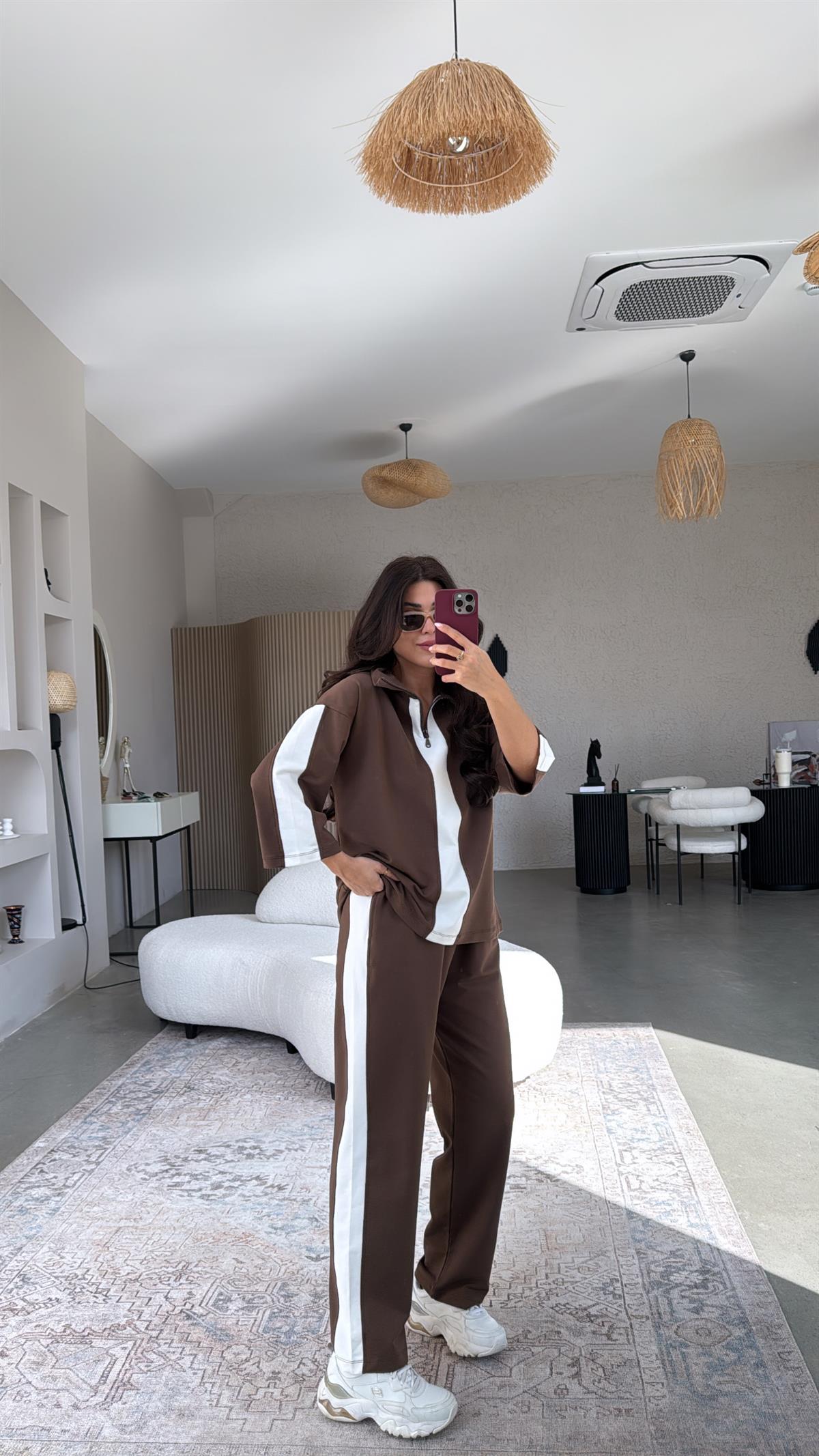 Kahverengi Beyaz Şerit Detaylı Eşofman Takımı