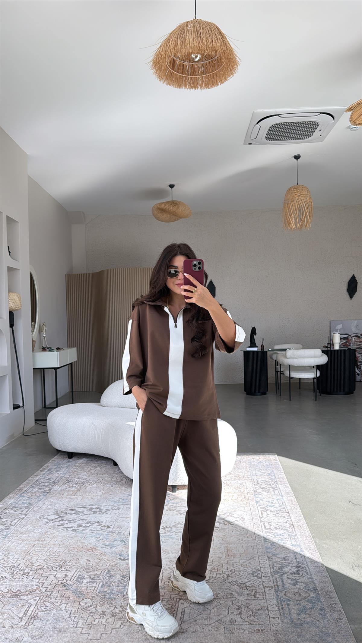 Kahverengi Beyaz Şerit Detaylı Eşofman Takımı