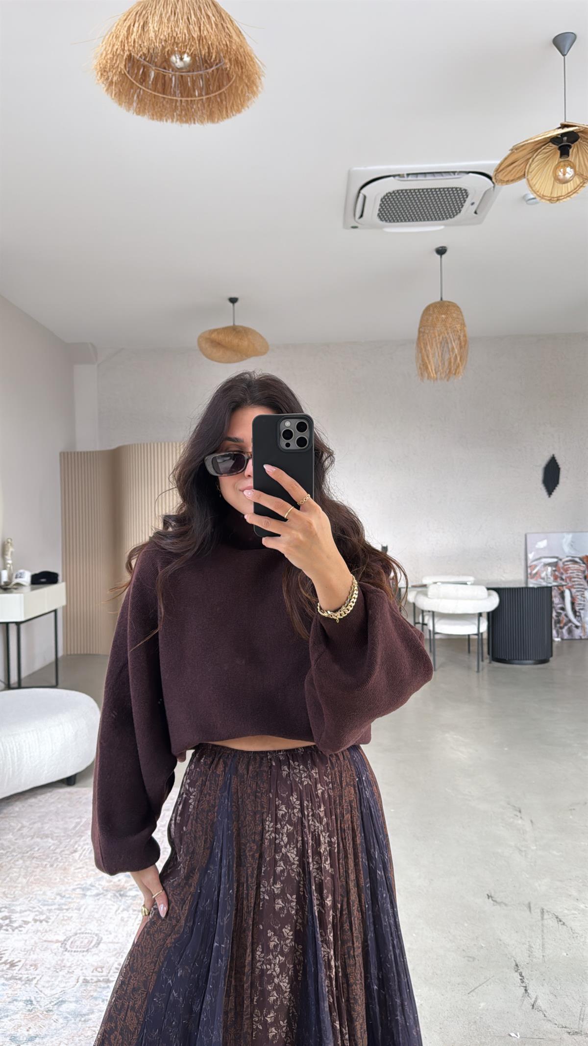 Kahverengi Boğazlı Dlv Yumuşak Triko Kazak