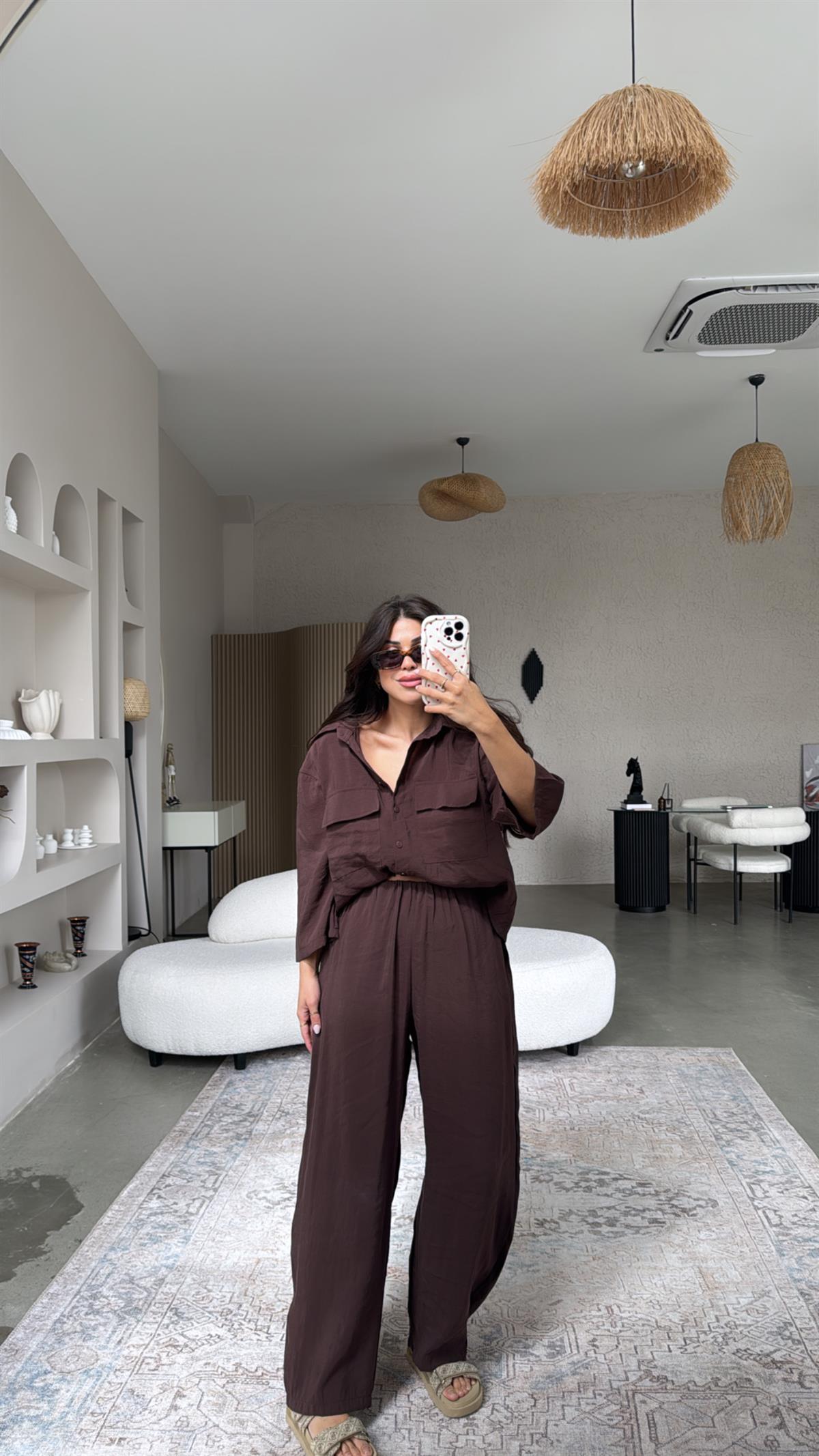 Kahverengi Çift Cepli Gömlek Pantolon Takım