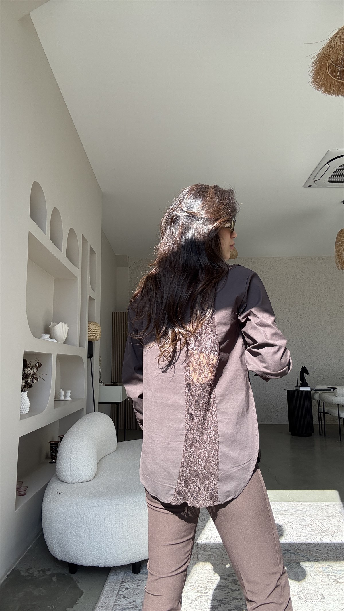 Kahverengi Dantel Detaylı Poplin Premium Gömlek