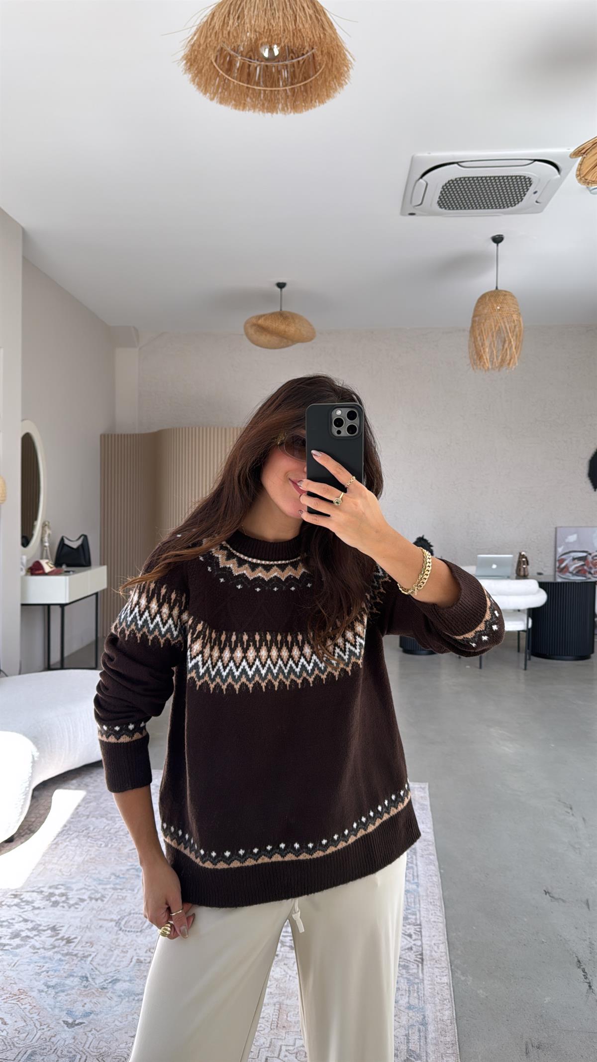 Kahverengi Desenli Yumuşak Dokulu Kazak