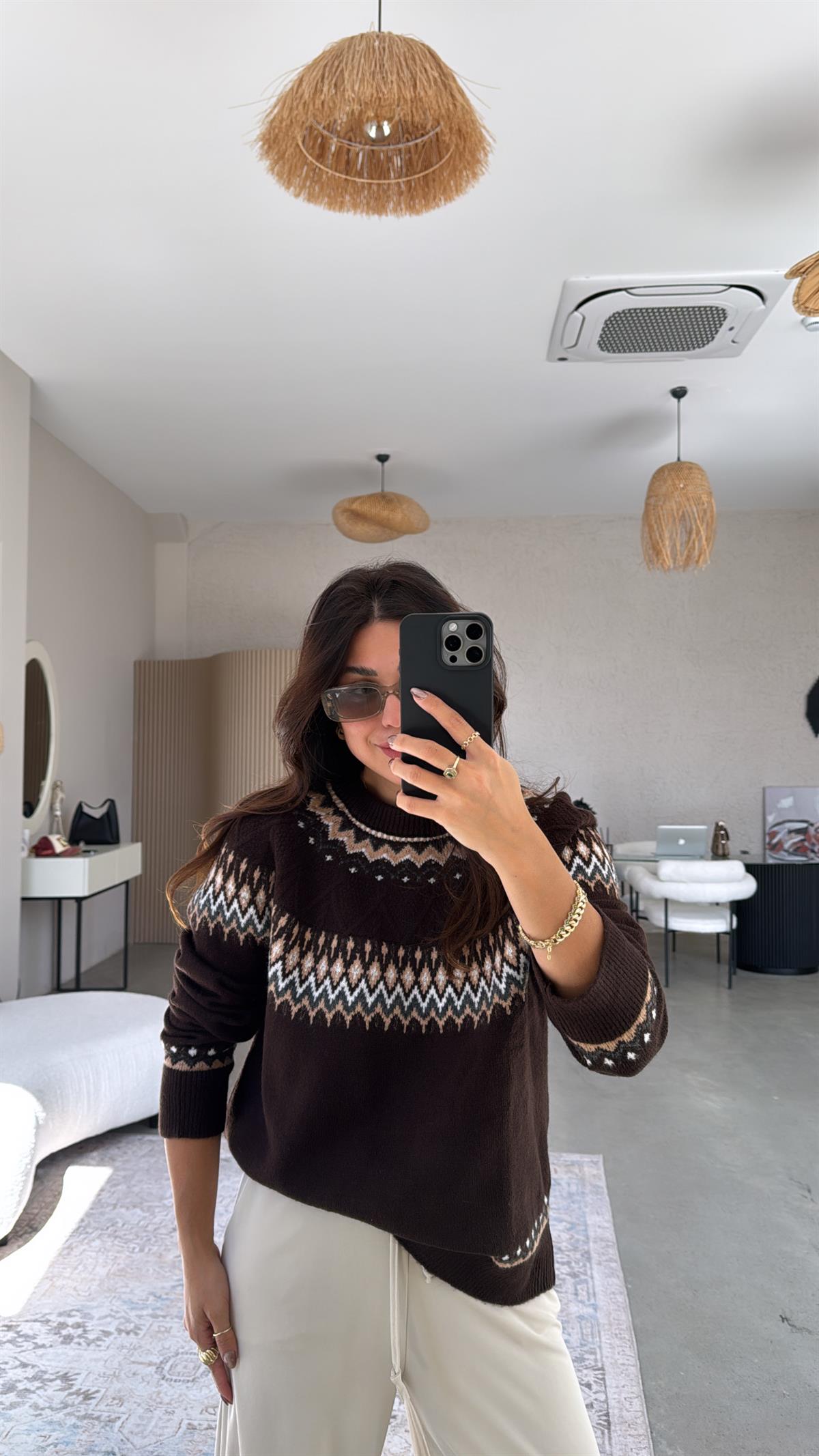 Kahverengi Desenli Yumuşak Dokulu Kazak