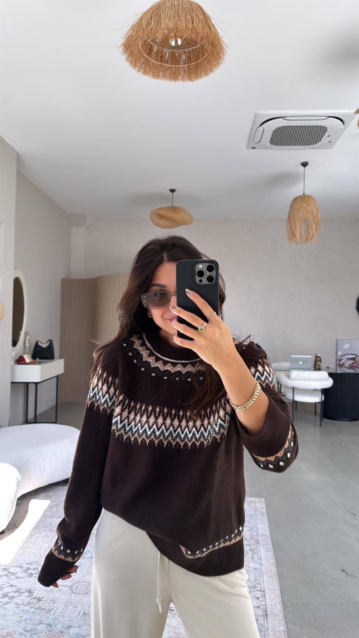 Kahverengi Desenli Yumuşak Dokulu Kazak