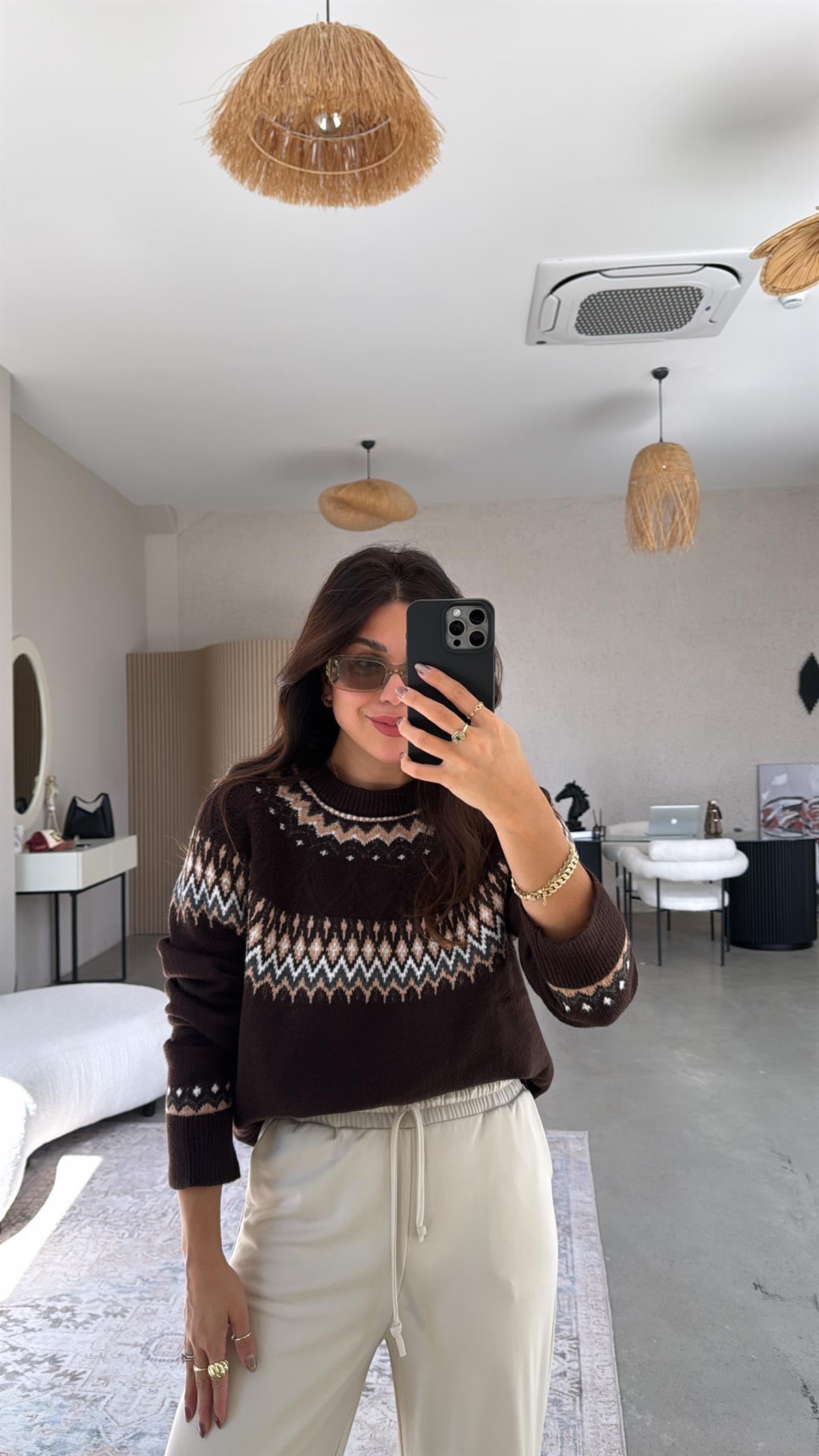 Kahverengi Desenli Yumuşak Dokulu Kazak