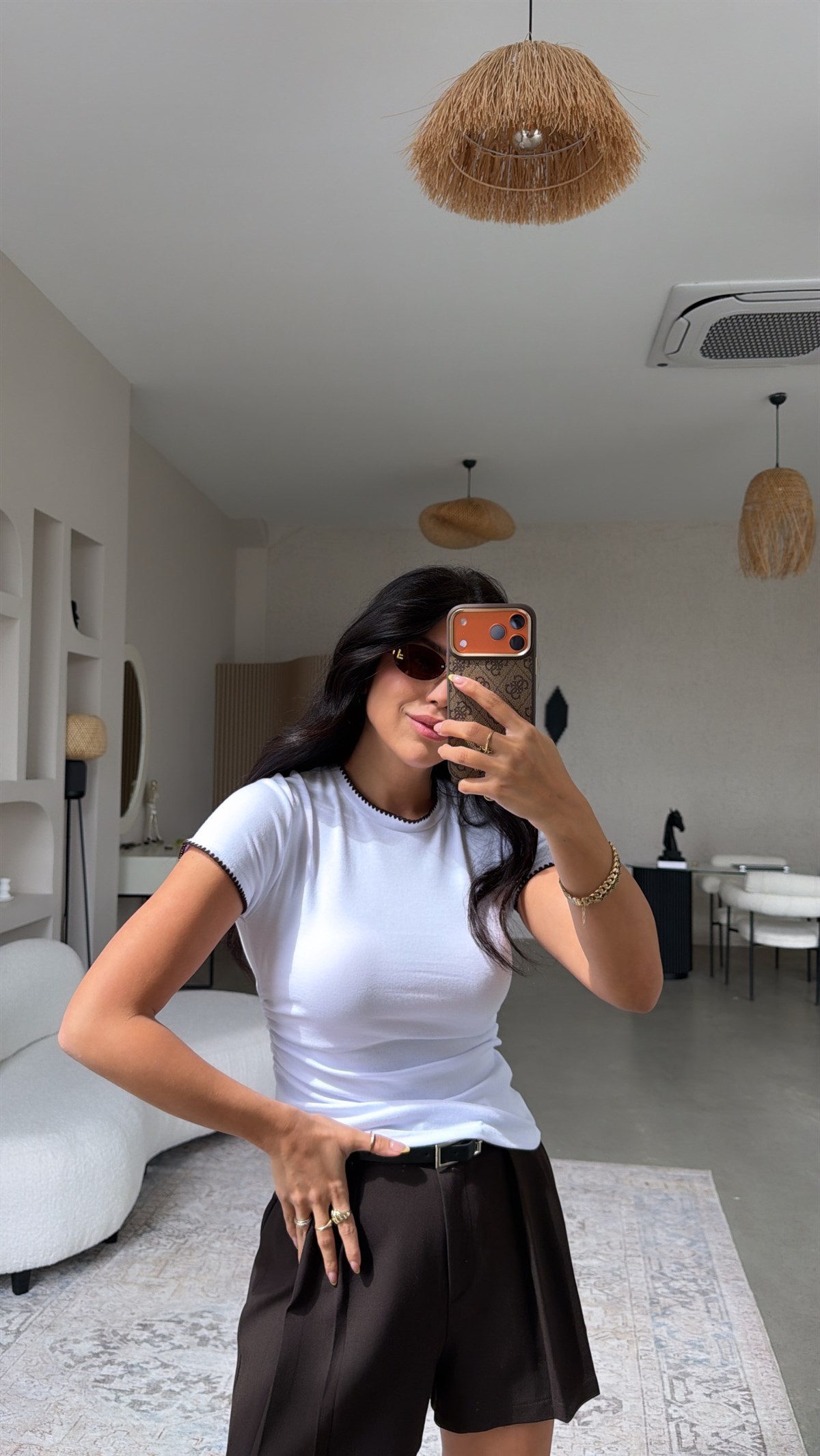 Kahverengi Dikiş Detaylı Beyaz Pamuk Tshirt